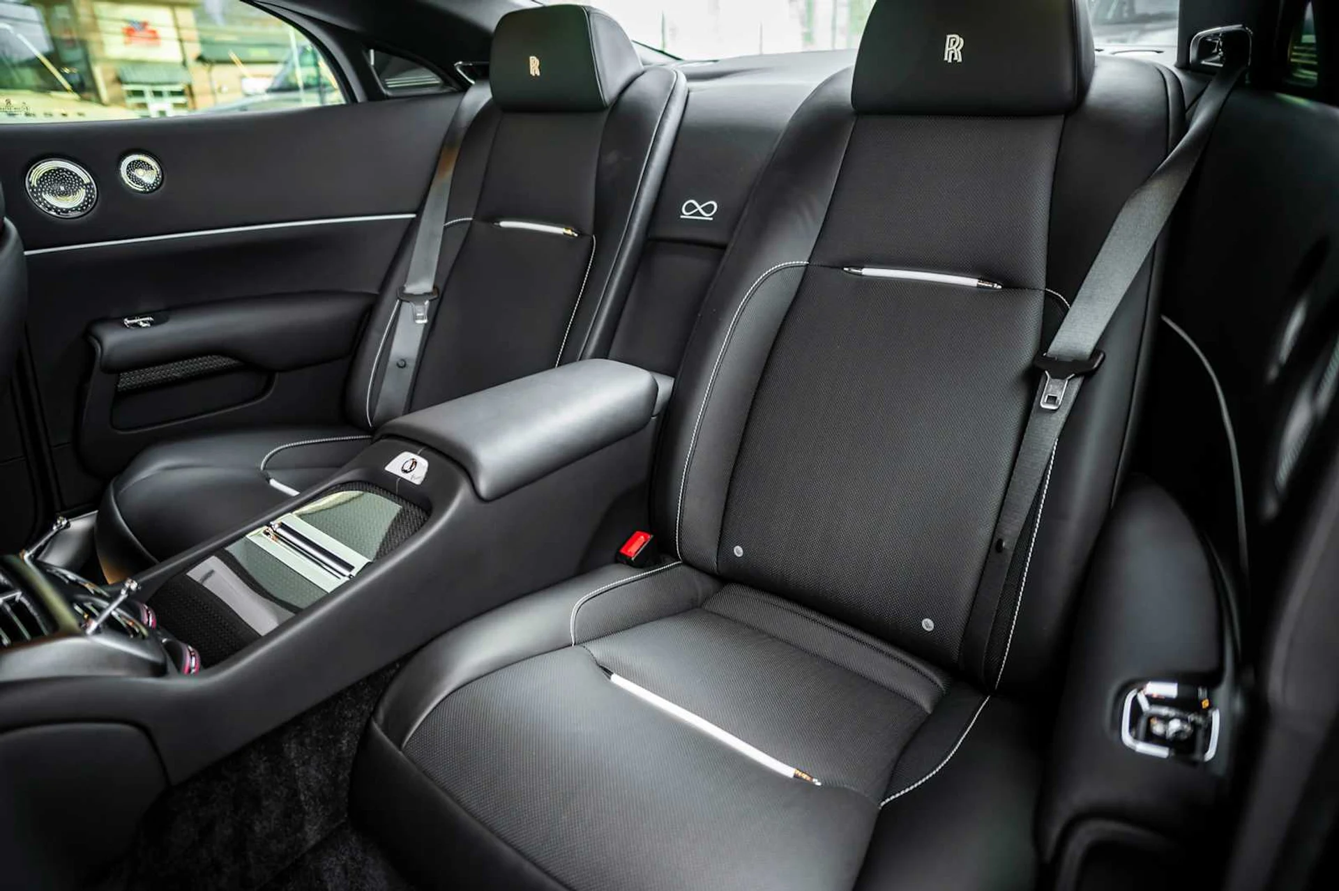 mph040_4030375656_15f770f01ebe63499d33d10393d6fb56x_69f99685e5