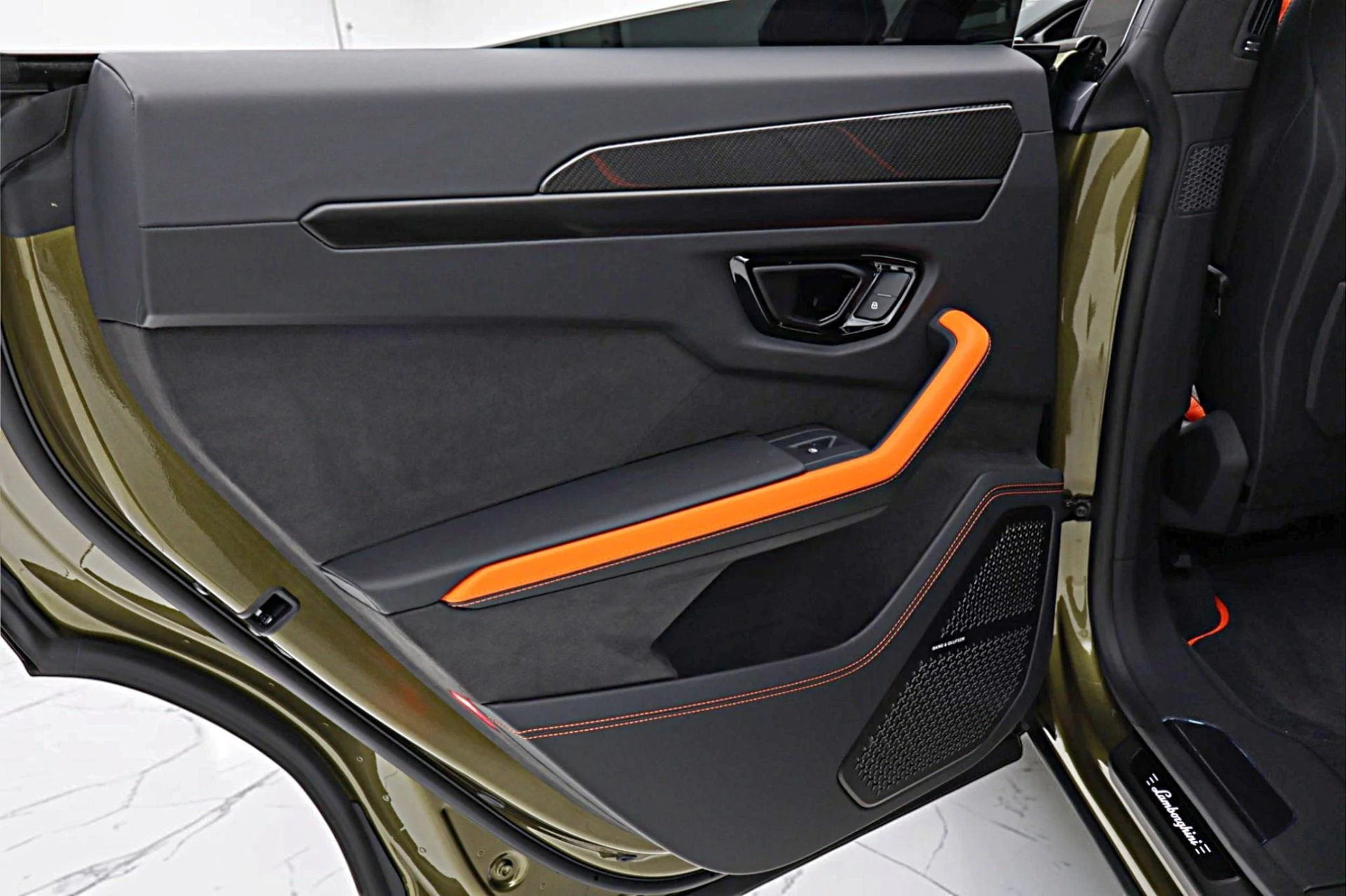 mph040_4030595316_Used_2026_Lamborghini_Urus_SE_3d1e4fce49