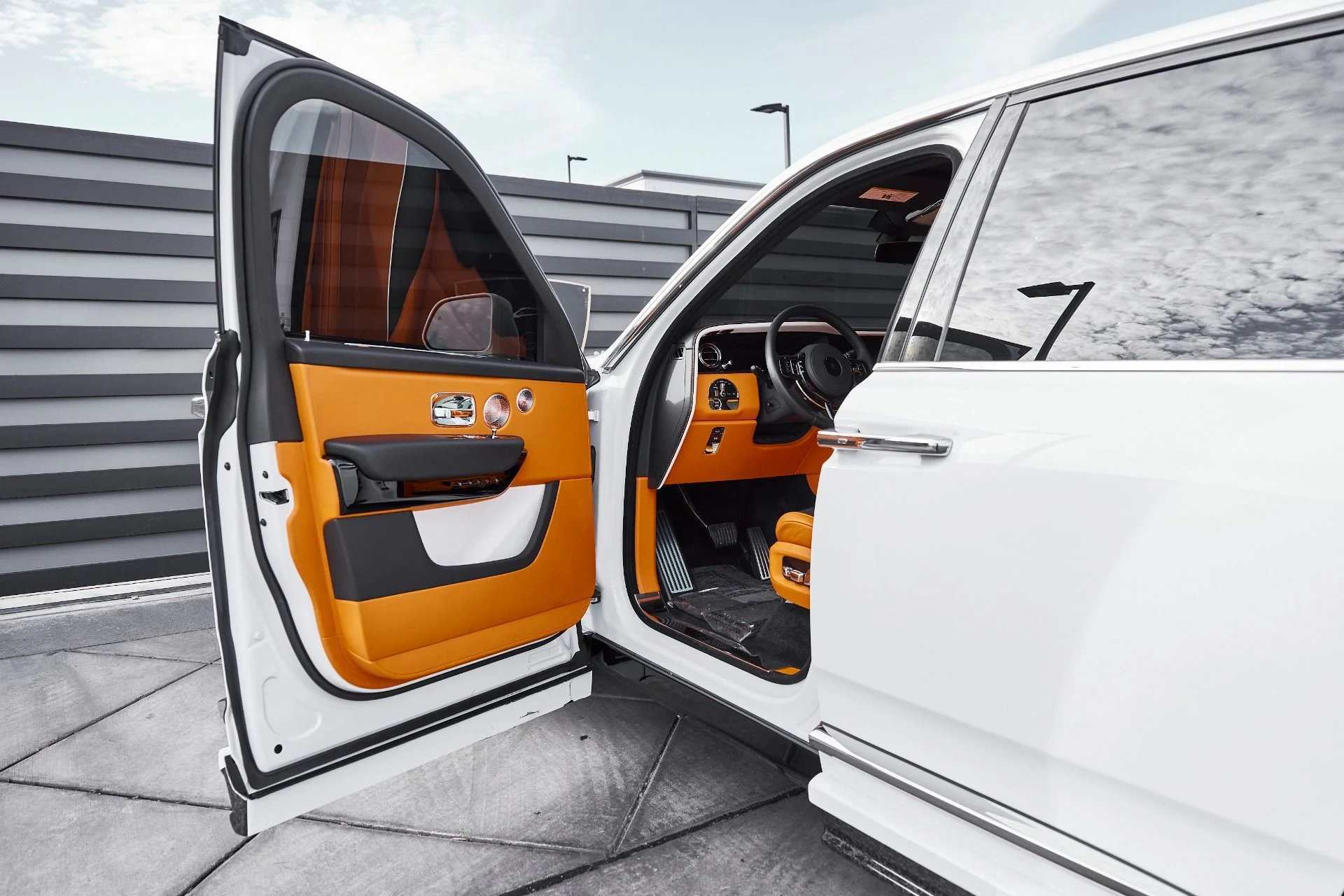 mph040_4052719021_Used_2025_Rolls_Royce_Cullinan_Base_1770950907_9b0113f8be