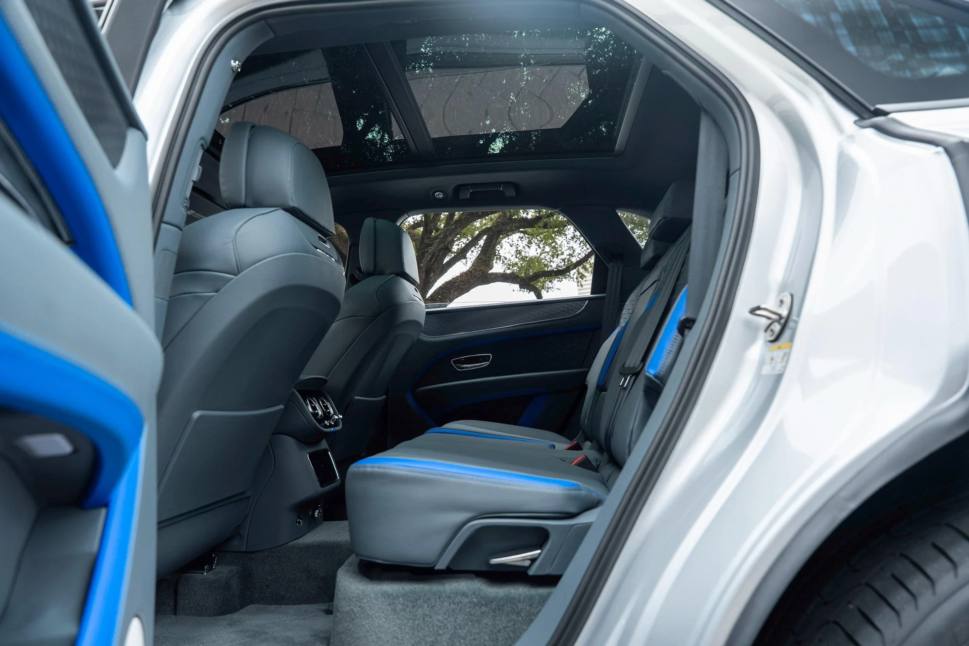 mph040_405379138_477619924_6954c0184e73cd9f103f4fe9_cdd700431d