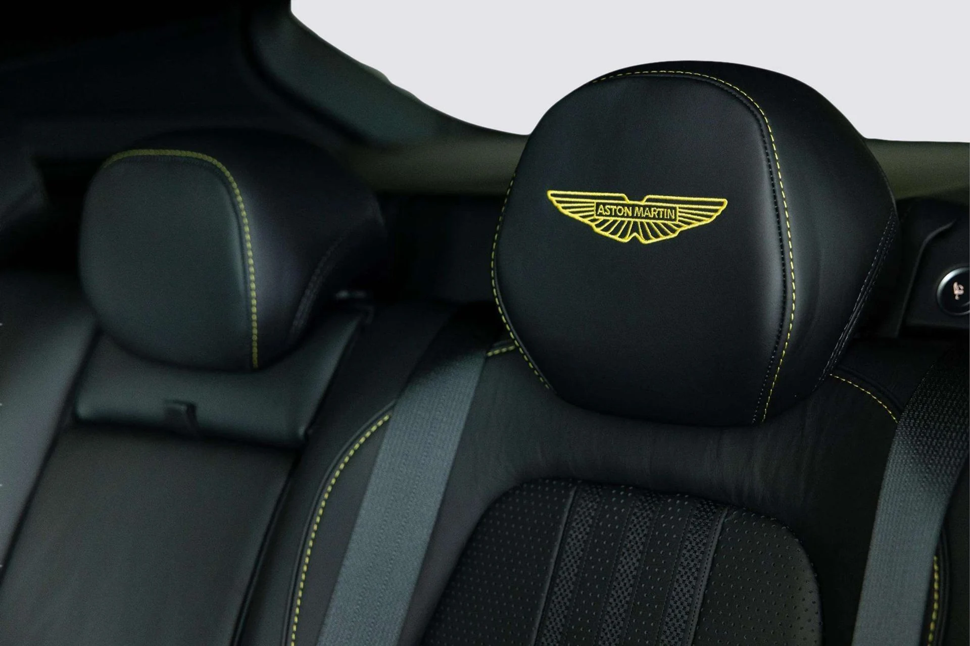 mph040_406851443_12d80b1a_765b_4a88_bec7_228aa53a373e_ed10edffe1