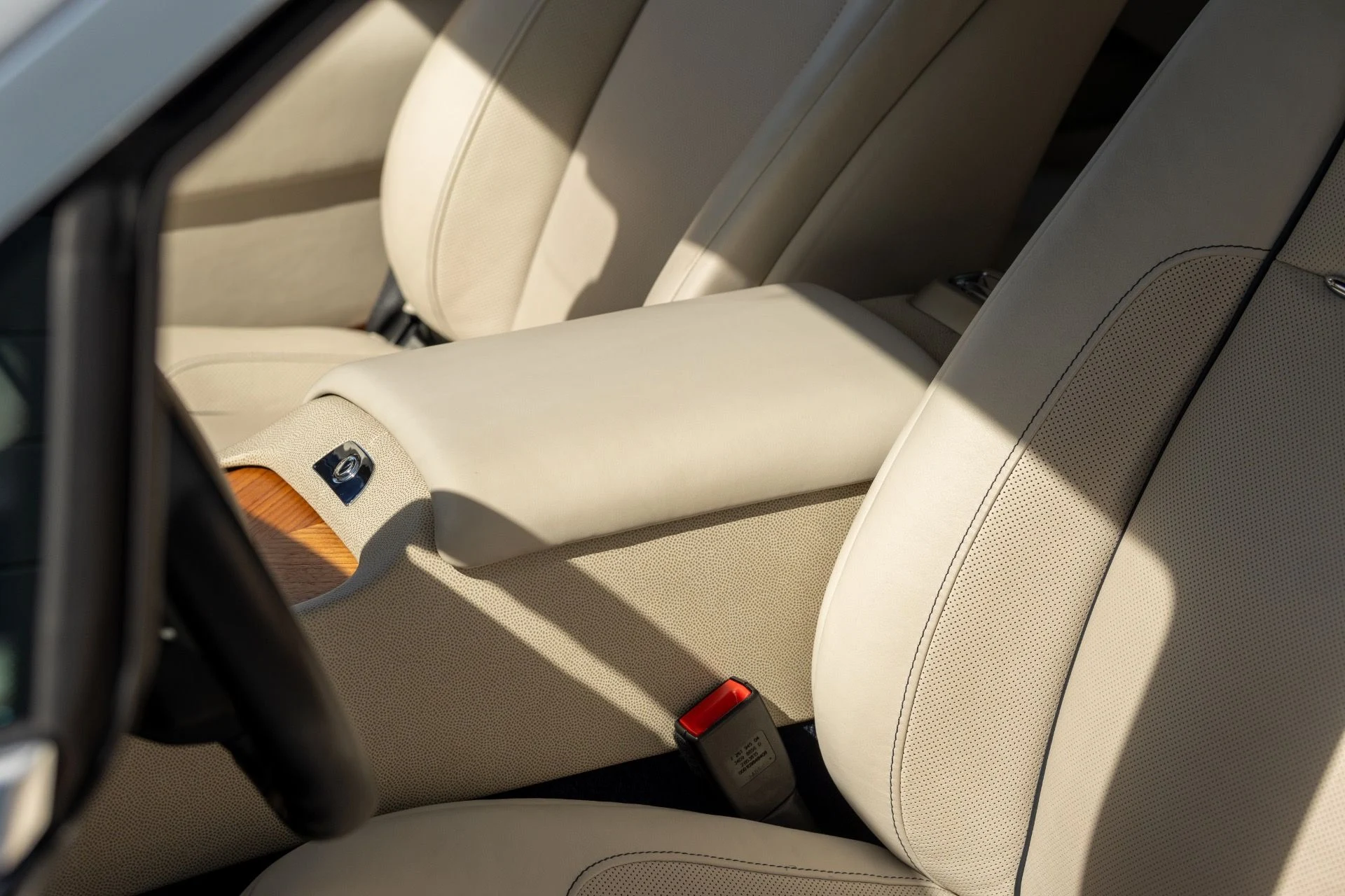 mph040_4077343919_Used_2016_Rolls_Royce_Wraith_1762887509_e654117316