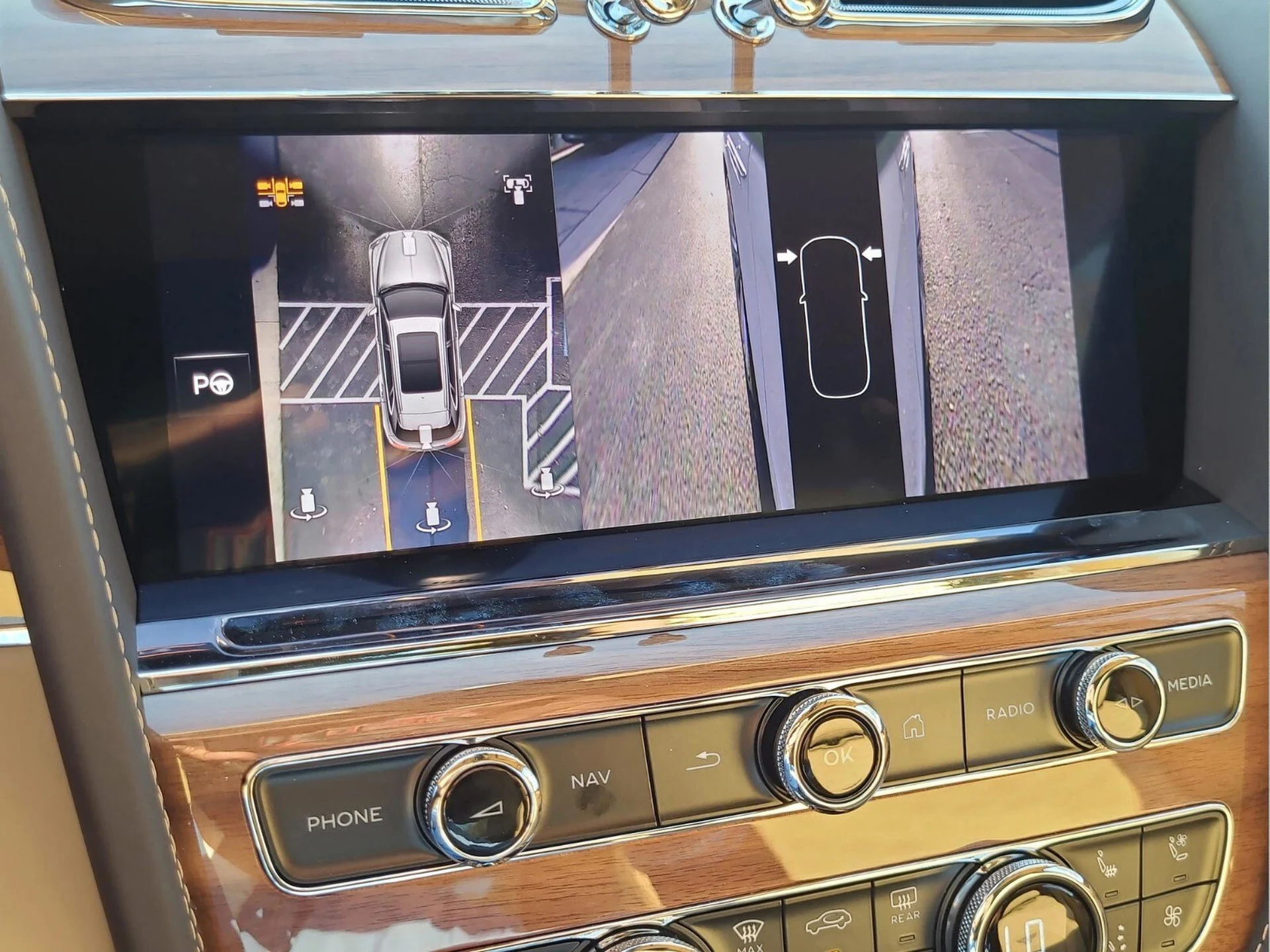 mph040_4104753590_cebcacec99e71b476efa5447c8f1b359x_ded03cdeda