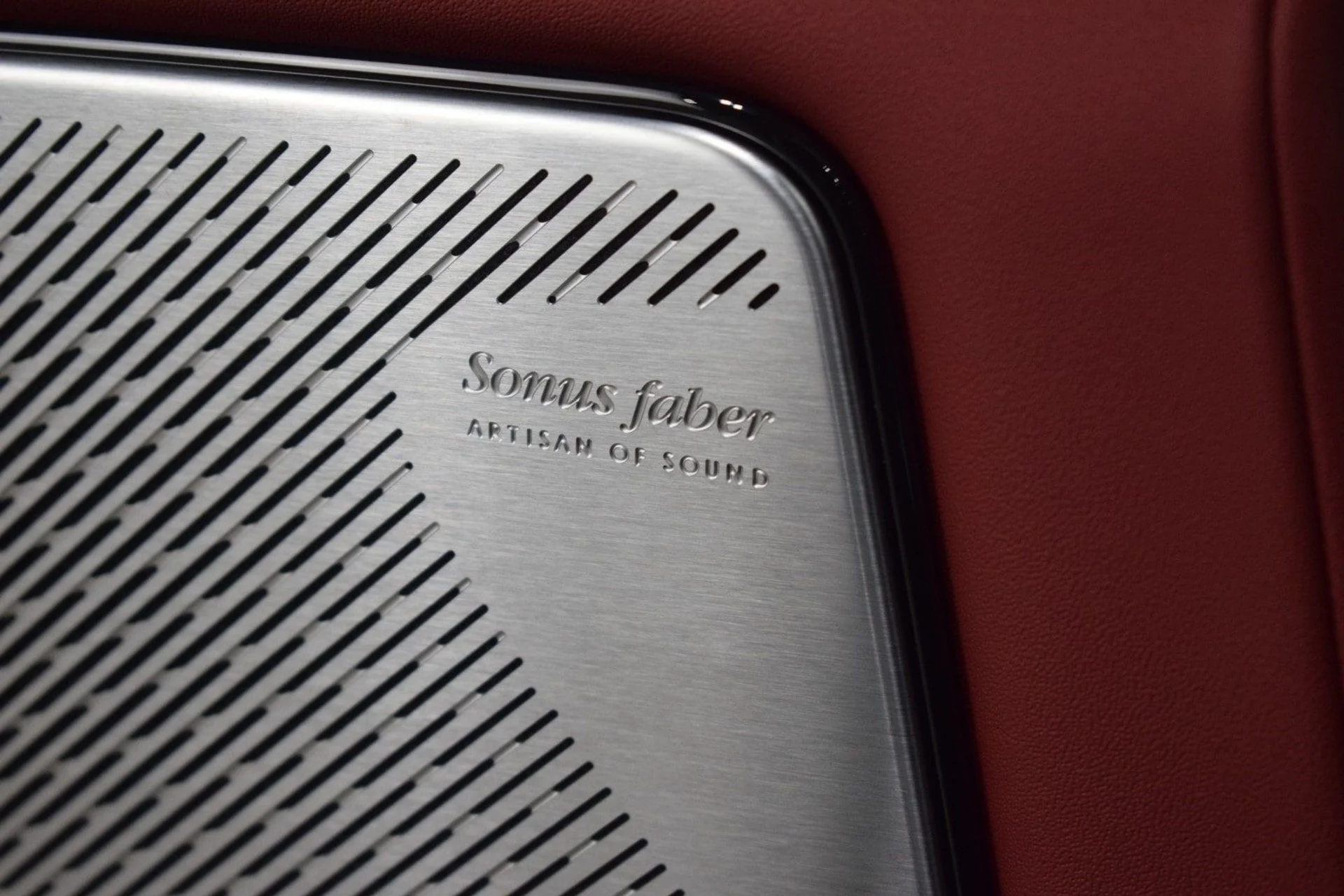 mph040_411406779_b918bf04c5a93f0ec2eca35ad055d682x_91fb03cc31