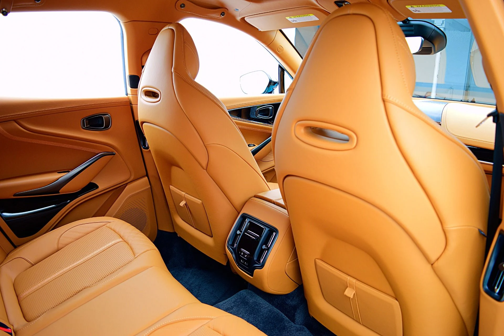 mph040_4115433624_New_2025_Aston_Martin_DBX_707_6b486b9659