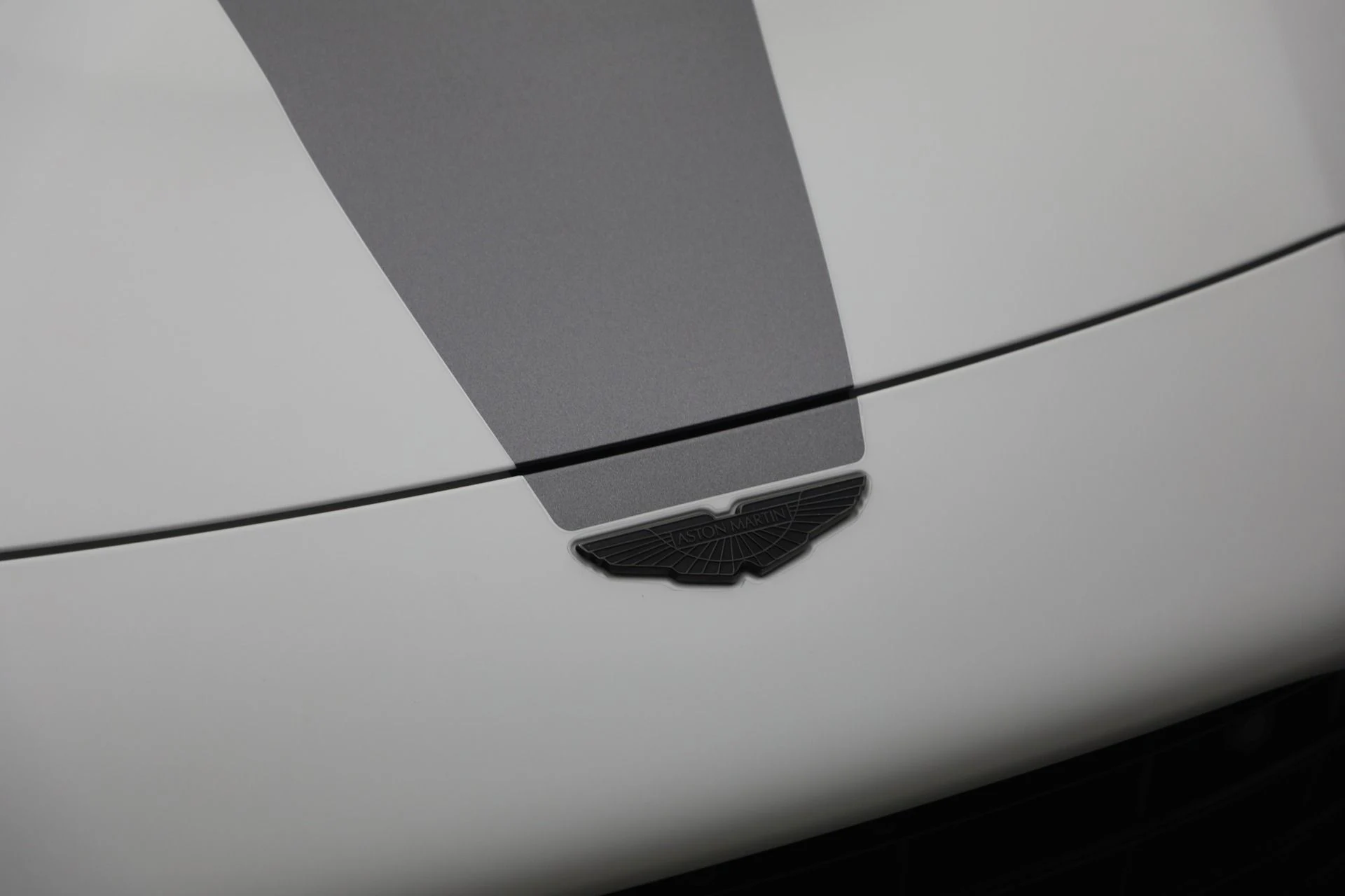 mph040_4117255024_Used_2023_Aston_Martin_Vantage_F1_Edition_1784727117_2def55b4ed