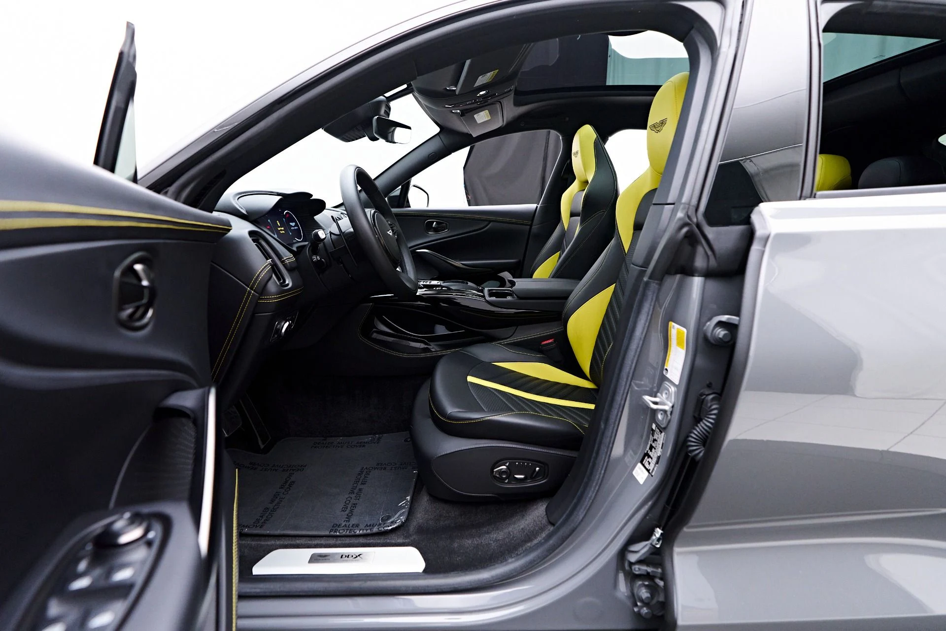 mph040_4137253182_Used_2024_Aston_Martin_DBX_707_1753235896_e639d64ff8