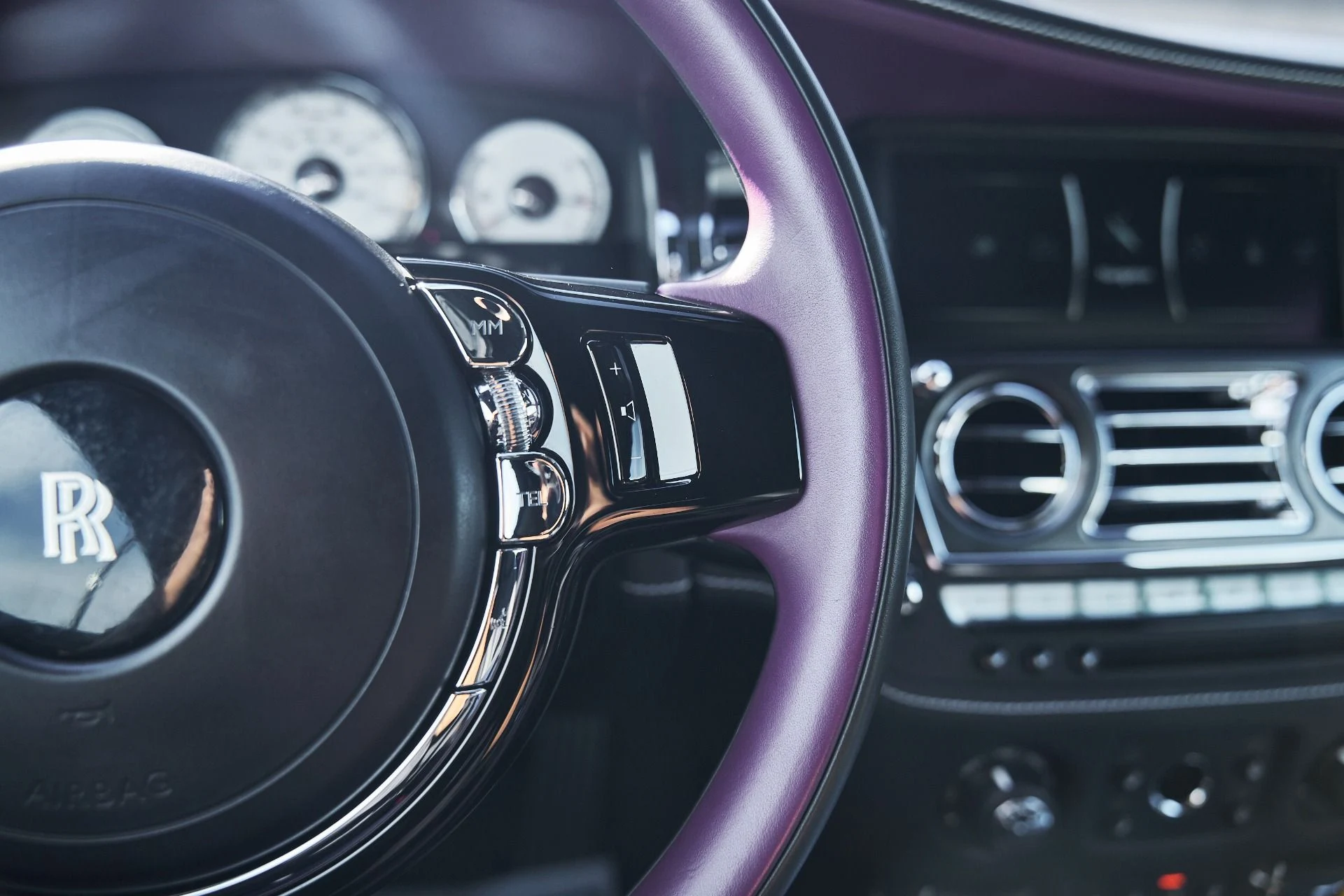 mph040_4144672124_Used_2020_Rolls_Royce_Wraith_Base_1774310822_6900b98f03