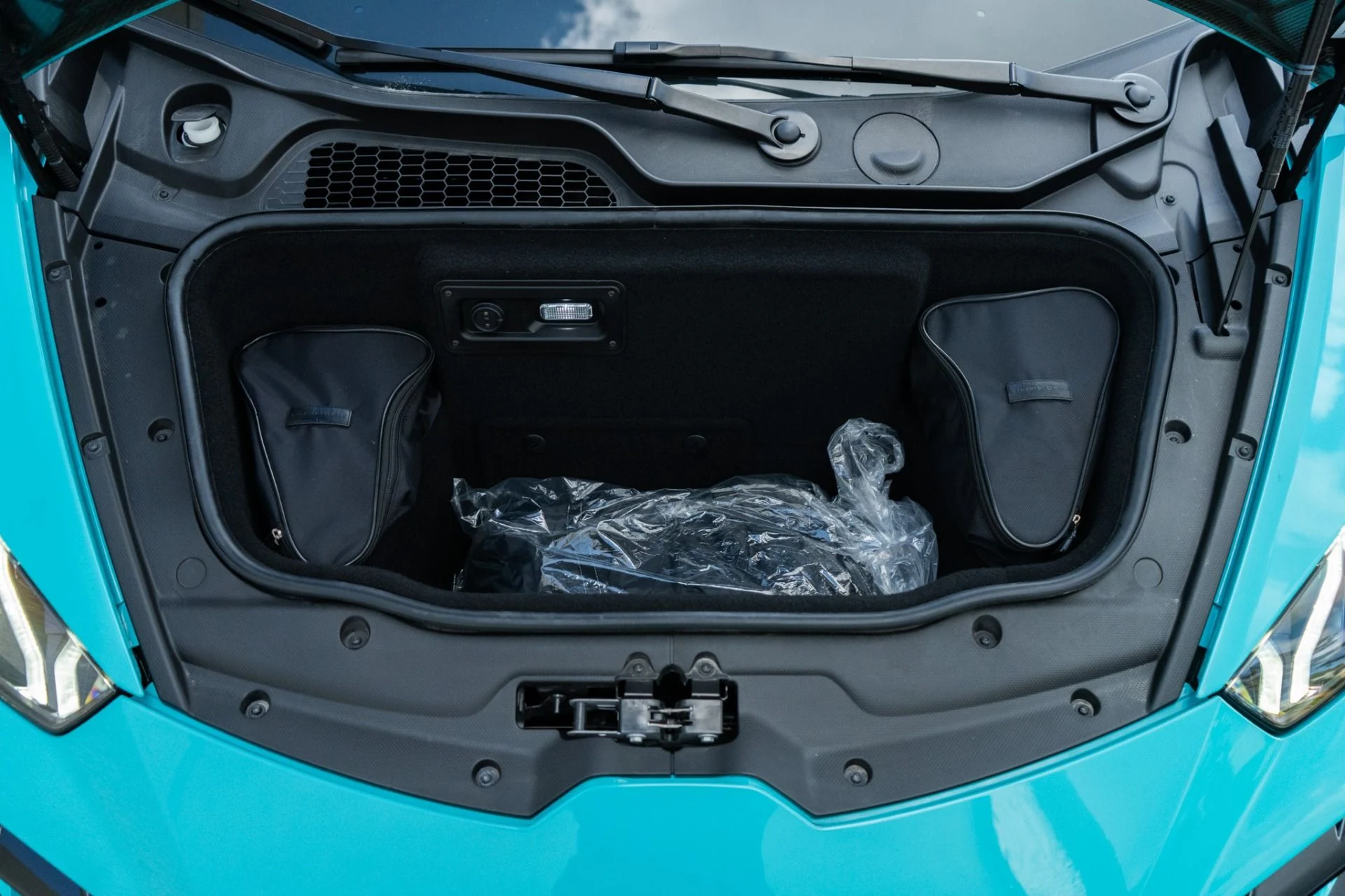 mph040_4145514550_Used_2023_Lamborghini_Huracan_Tecnica_1786574624_3a041aa3a6