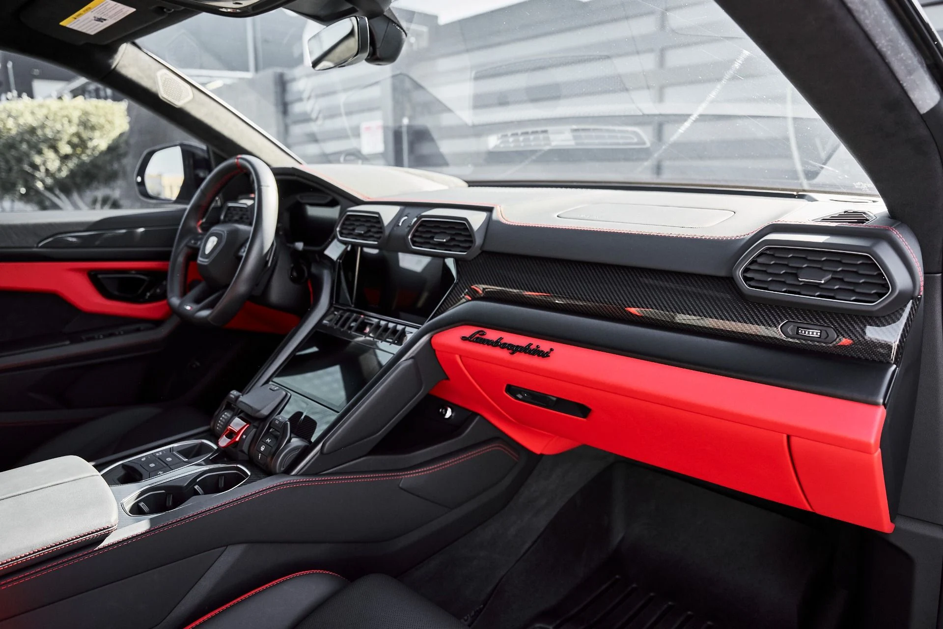 mph040_4151731149_Used_2024_Lamborghini_Urus_S_1779209061_7cfb5a55f4
