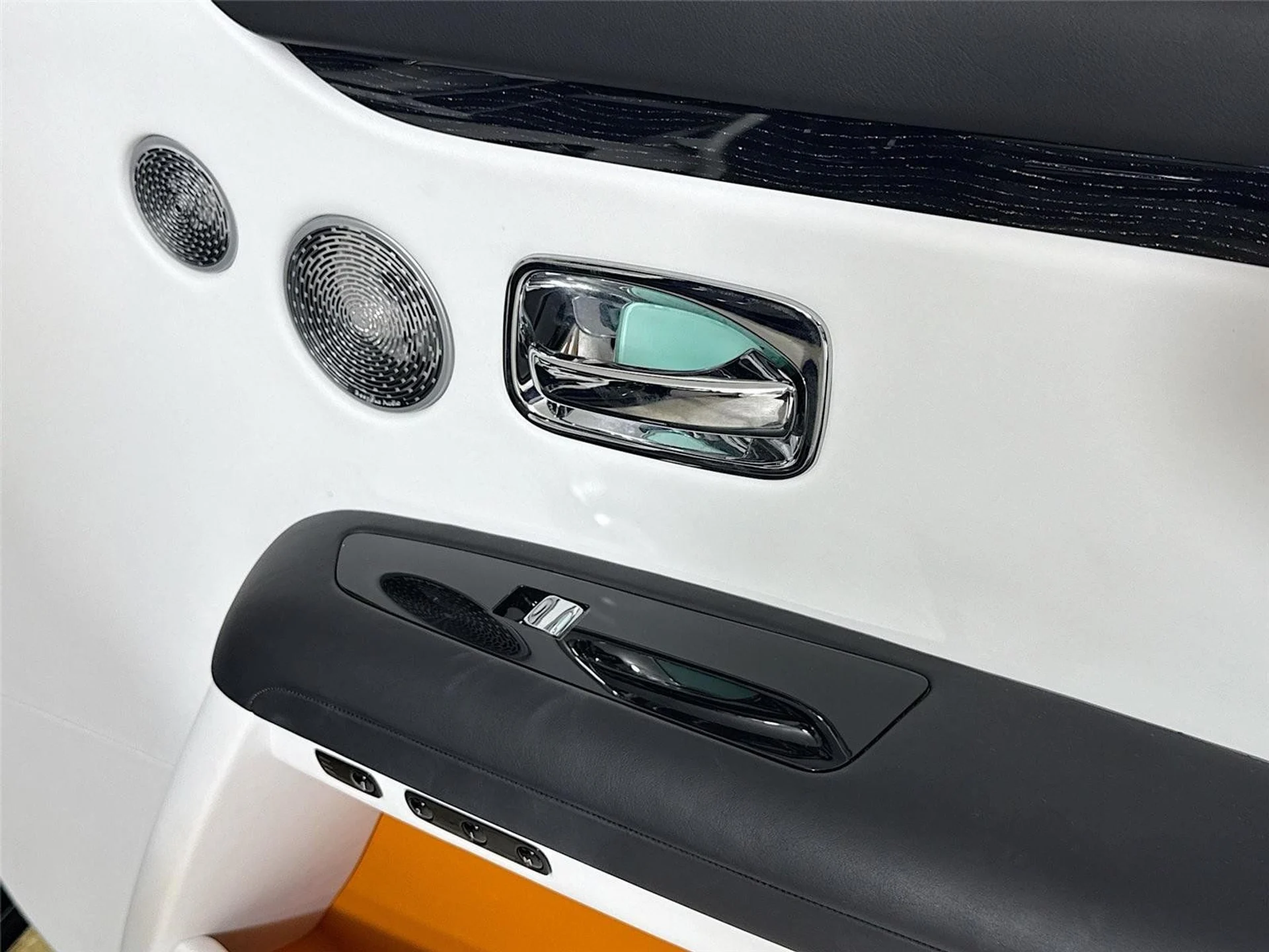 mph040_415276168_1cb4a6426b8f7454250a43e88f0d0b33_1c57bb68dd