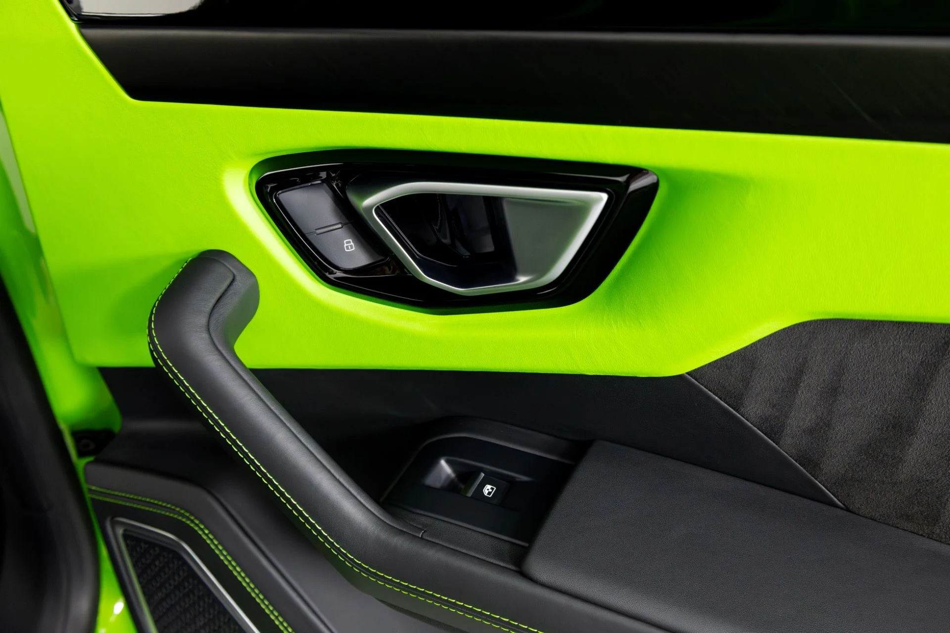 mph040_4160067064_Used_2023_Lamborghini_Urus_S_1769555052_3c8dc46d06