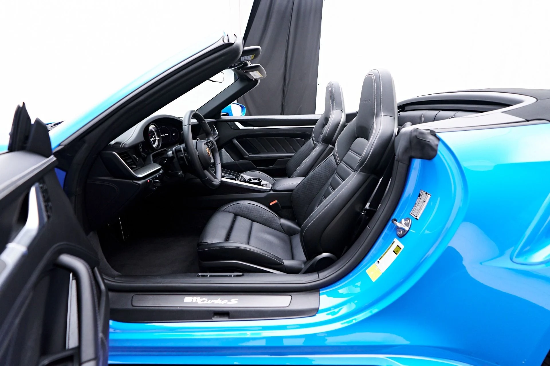 mph040_4163727488_Used_2023_Porsche_911_Turbo_S_1755219386_8c11dd8d2f