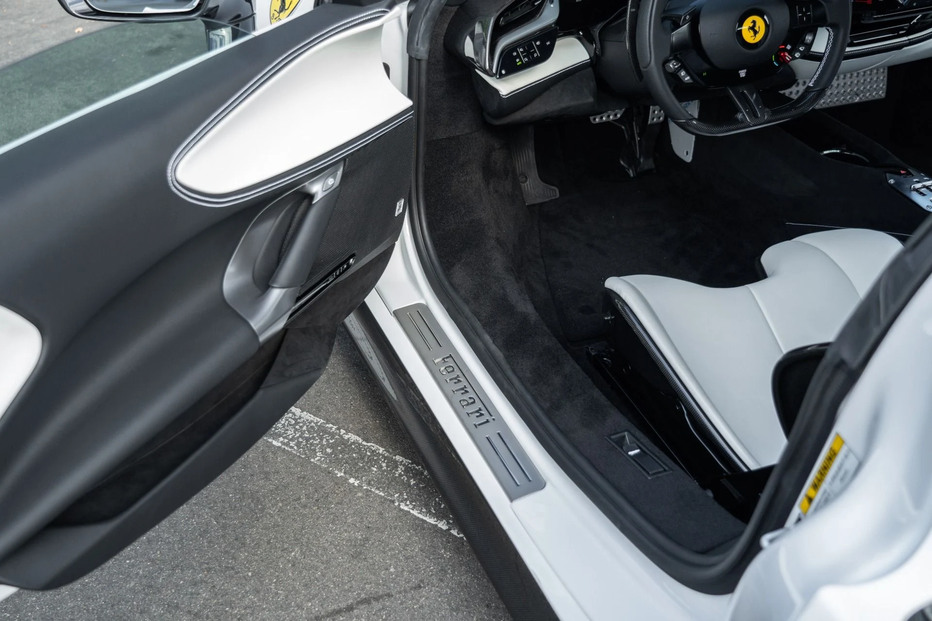 mph040_4165167141_Used_2023_Ferrari_SF_90_Stradale_1760118033_f685027e2c