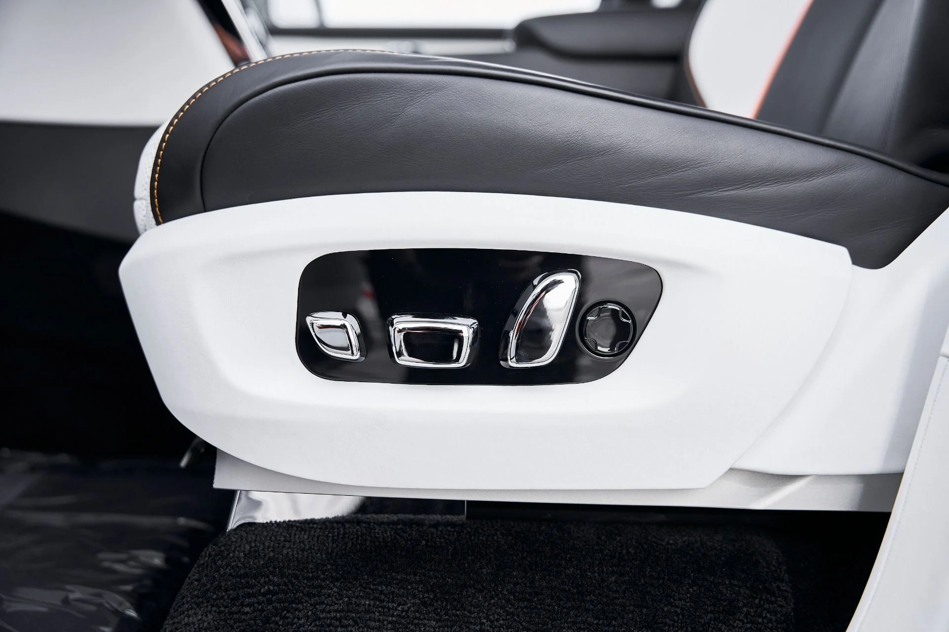 mph040_4169626213_Used_2026_Rolls_Royce_Cullinan_Base_1769135815_b85f62e71d