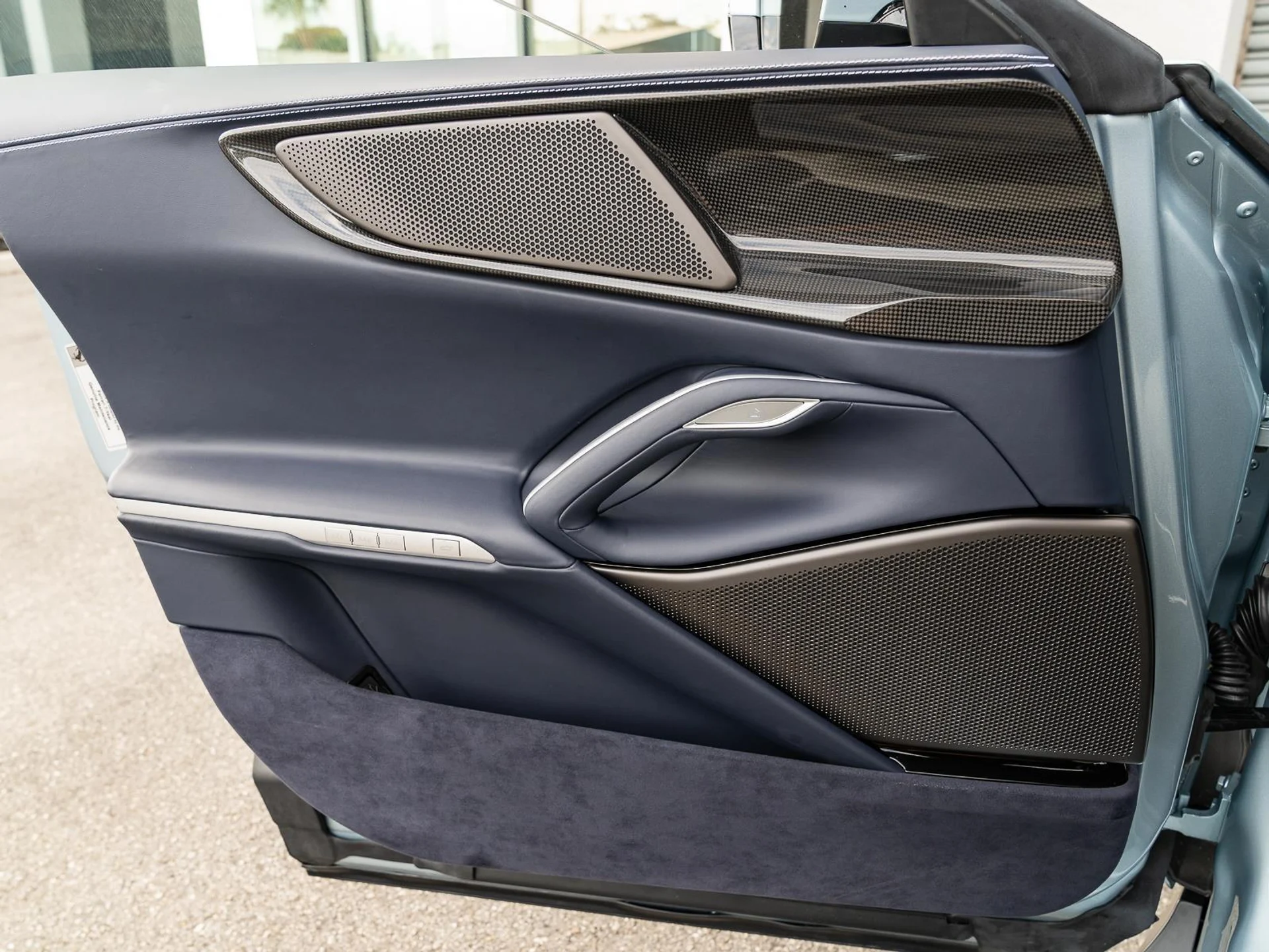 mph040_417898499_Used_2025_Ferrari_Purosangue_AWD_1768385489_8df35cd9fc