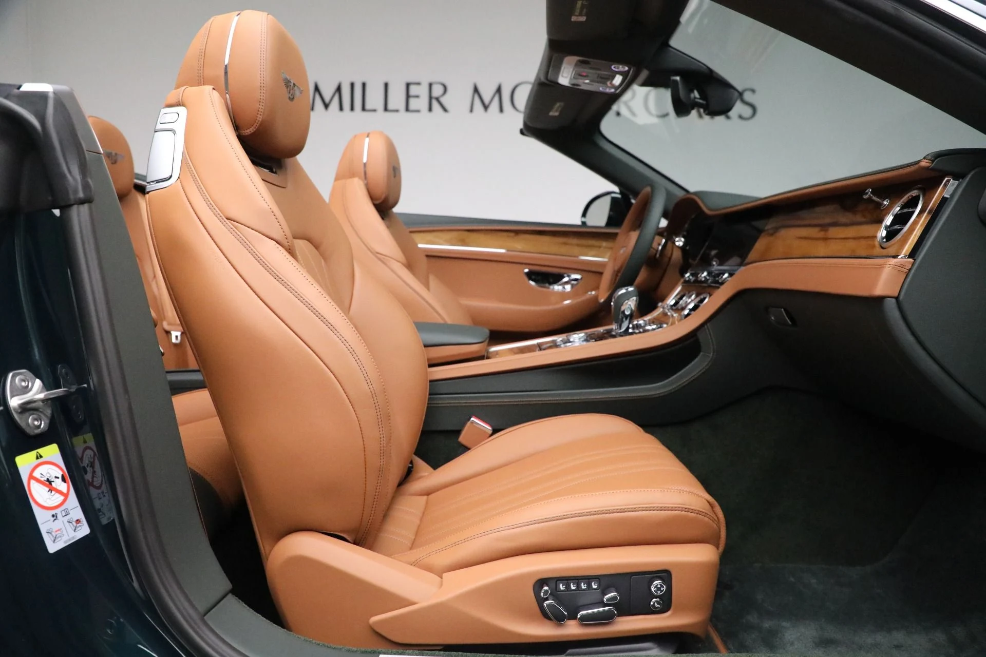 mph040_4182251450_New_2024_Bentley_Continental_GTC_V8_920a43063d