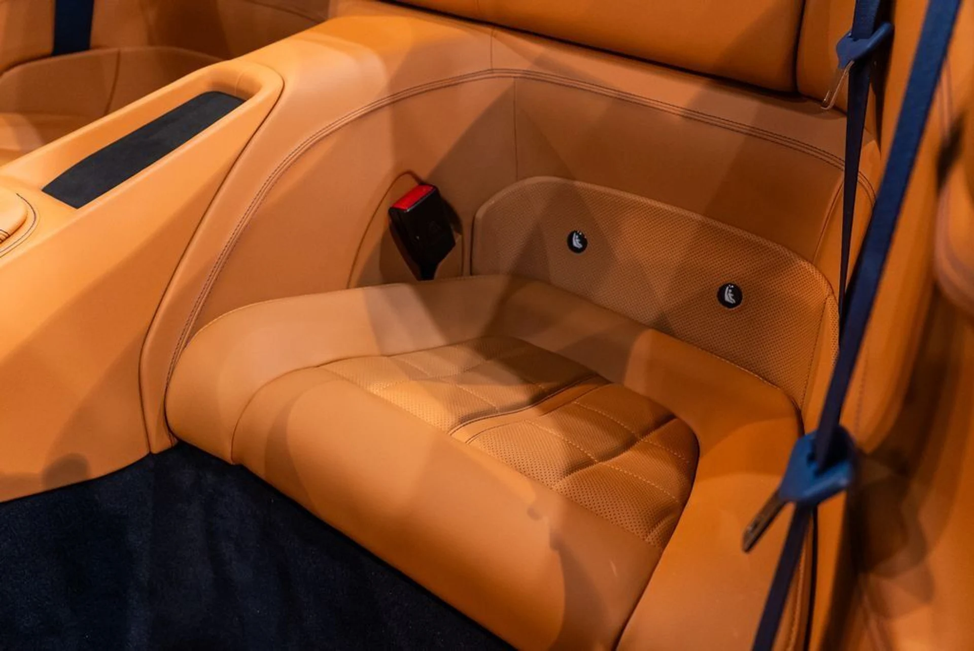 mph040_4184240770_af0248c1bb0cde28d01449391dee2da0_942c82b85a