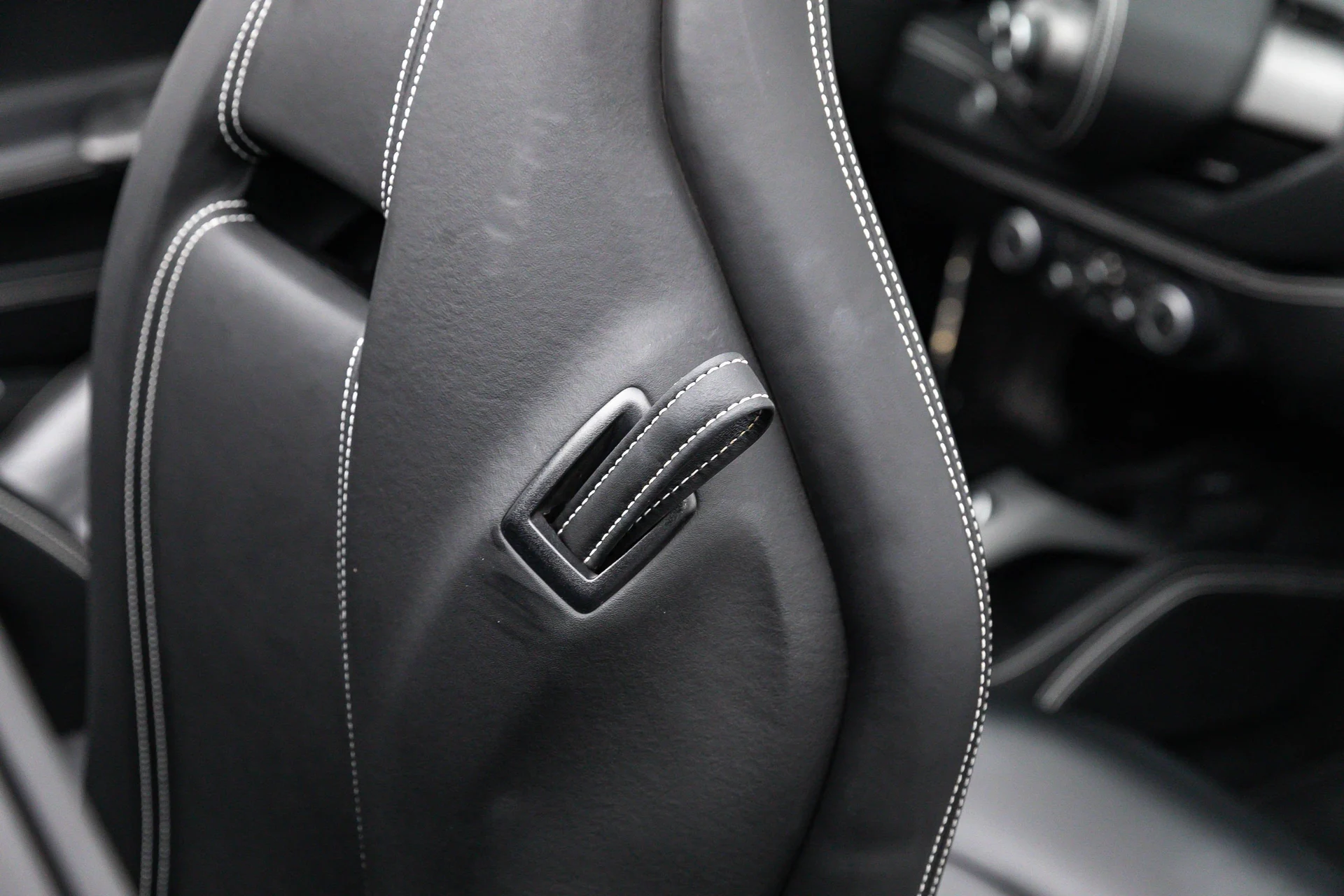 mph040_419460040_c08559b3bbf94d0a80645e95e1068a2f_9e089434db