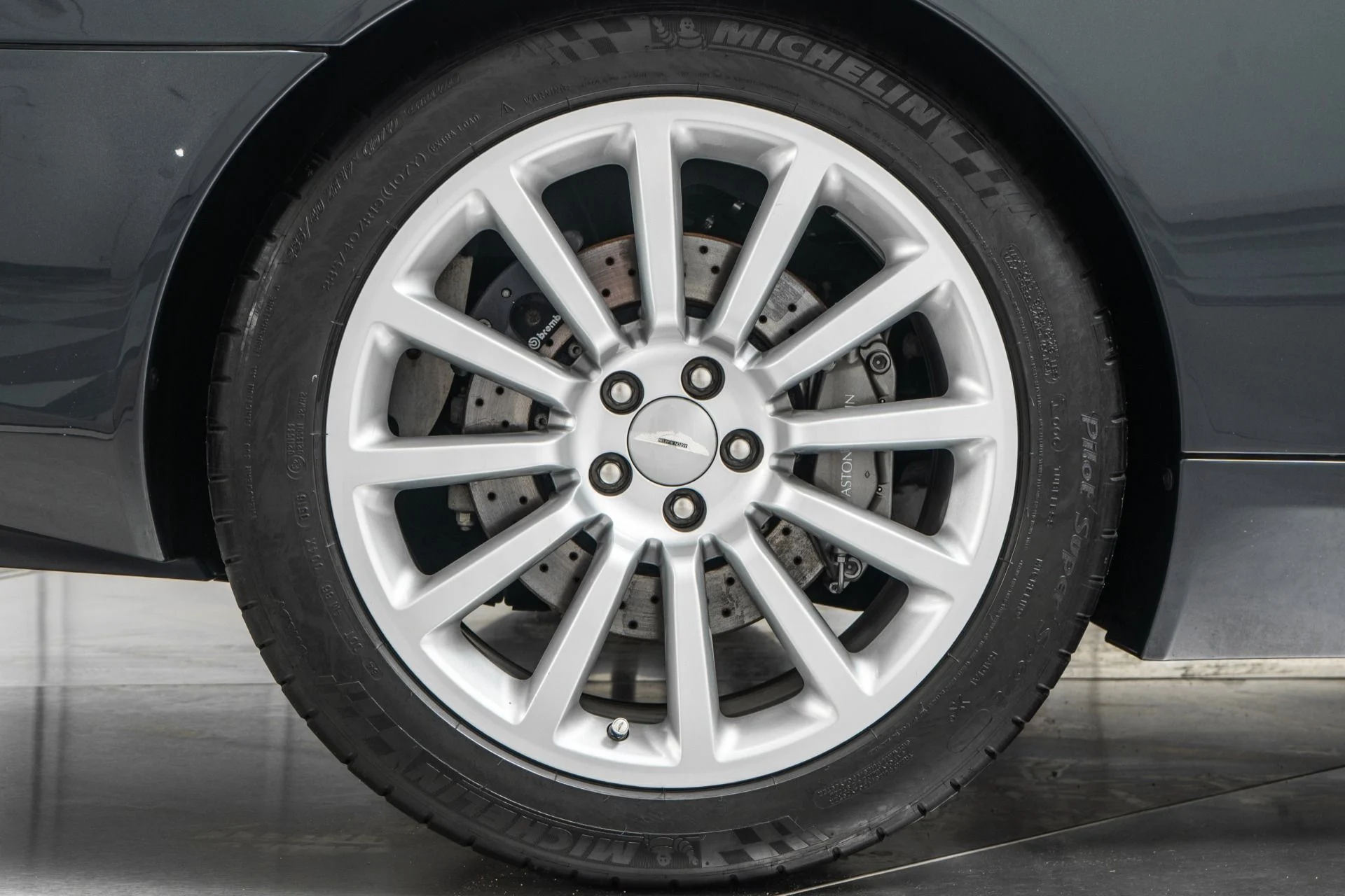 mph040_4204809785_Used_2003_Aston_Martin_Vanquish_New_York_Auto_Show_Display_Car_1771521134_a06c5d44d7