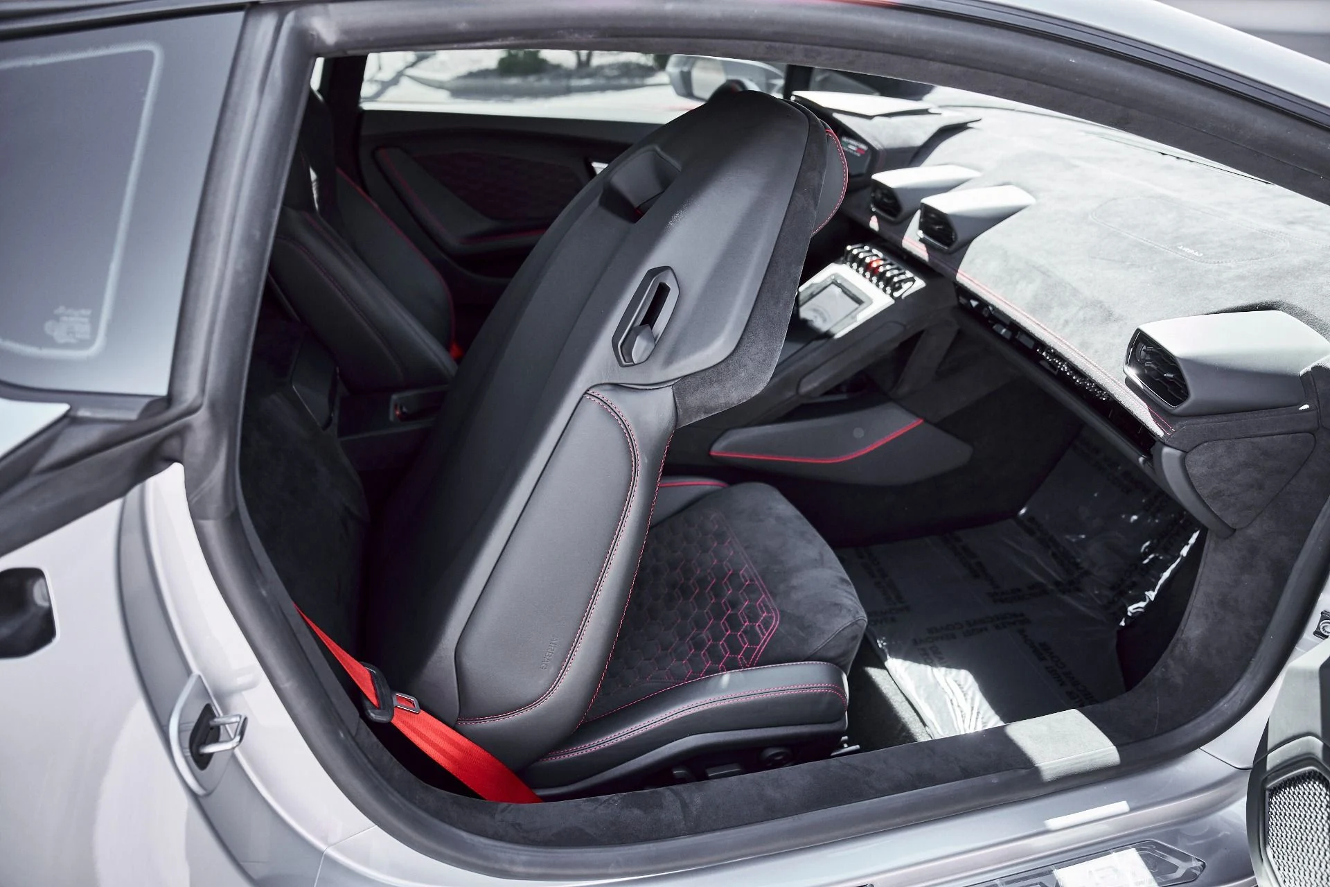 mph040_4208533668_Used_2023_Lamborghini_Huracan_Tecnica_Base_1777013733_9b67ec4cd1