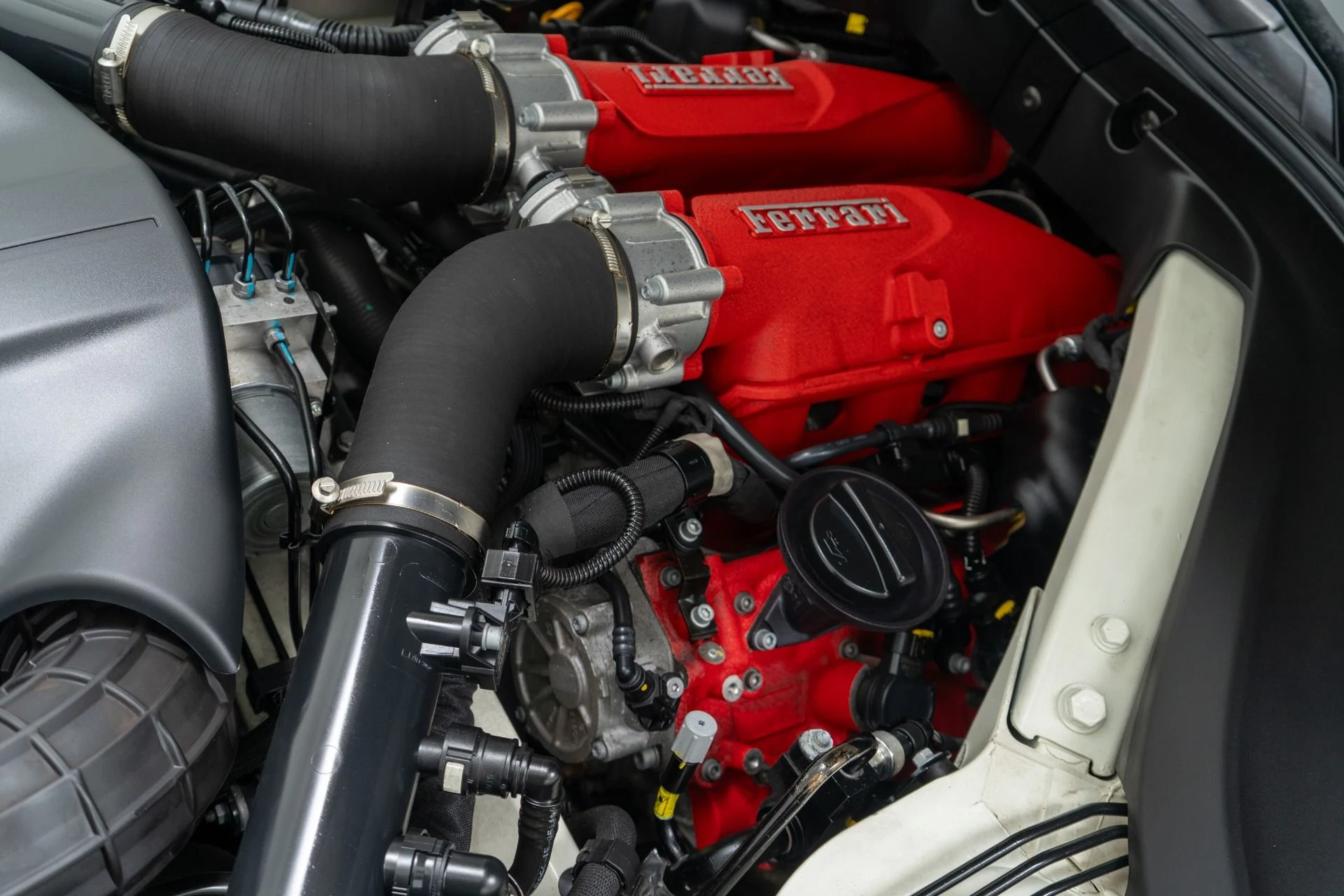 mph040_420940448_Used_2020_Ferrari_Portofino_1759327354_a83b241cca