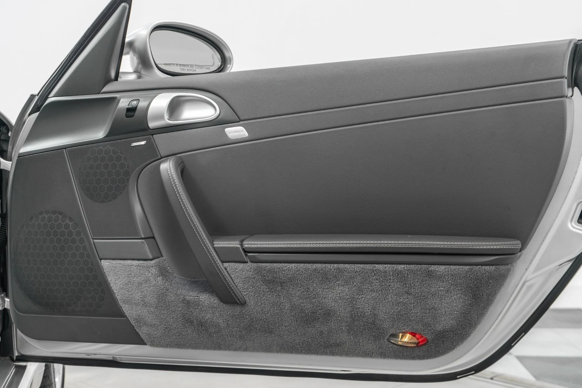 mph040_4229984800_Used_2005_Porsche_911_Carrera_1782410367_7437d8f512