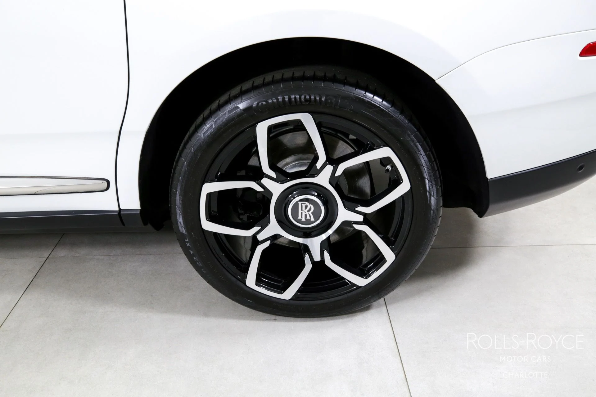 mph040_4232310519_Used_2020_Rolls_Royce_Cullinan_1729535260_b2be7b87e5