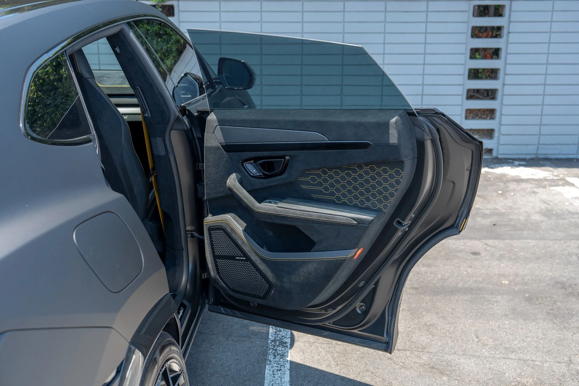 mph040_4233524587_Used_2023_Lamborghini_Urus_Performante_1754671735_79325119bd