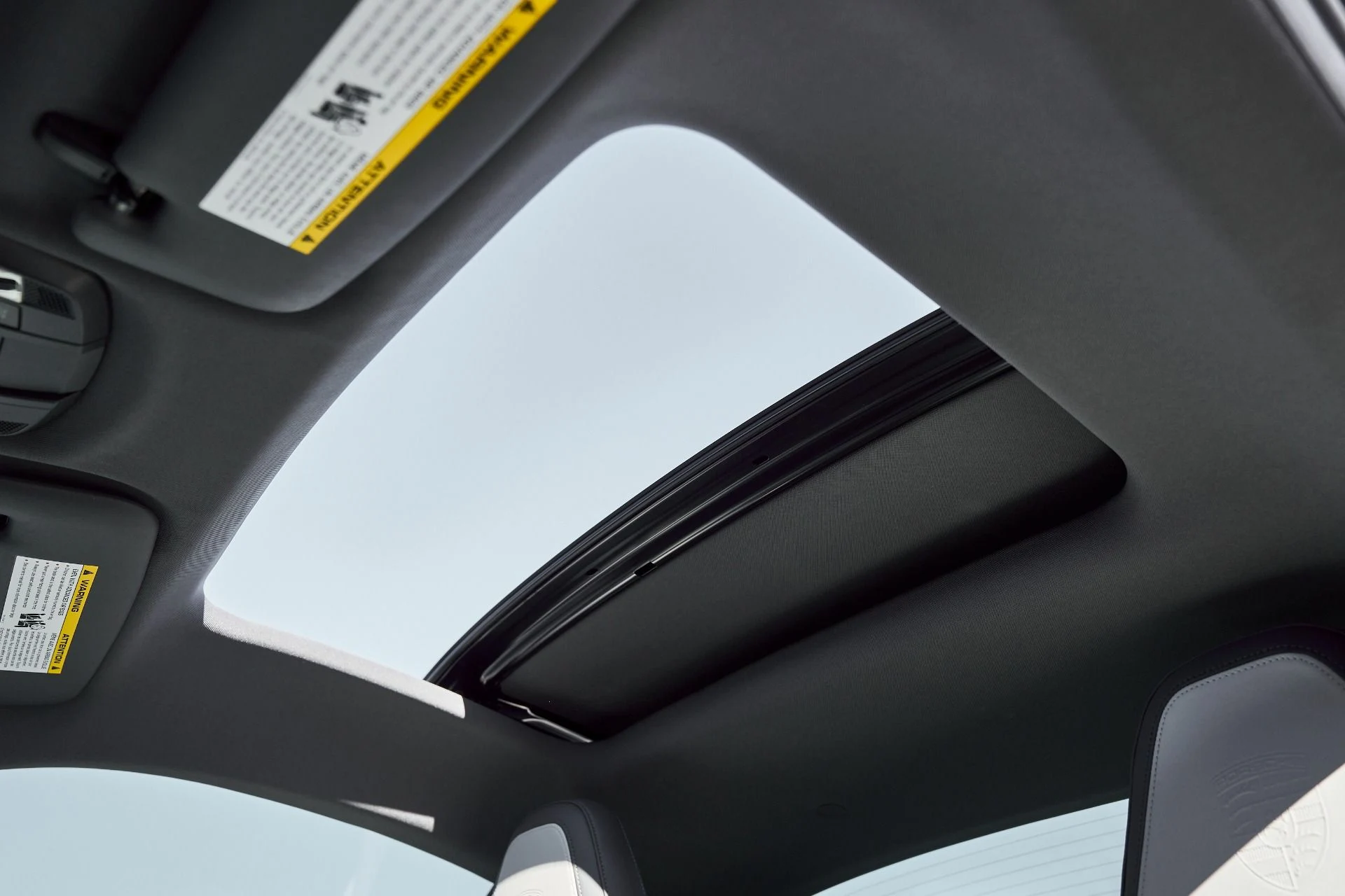 mph040_4235495448_Used_2025_Porsche_911_Carrera_1768012372_eeed8e3a0b