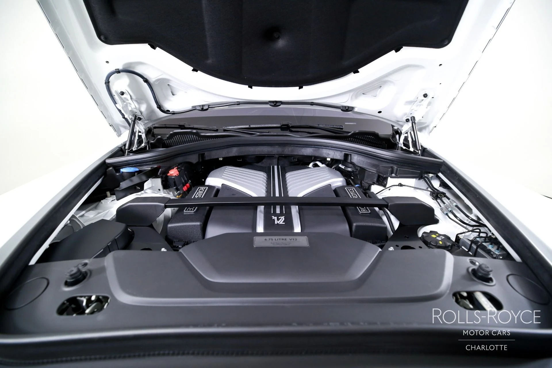 mph040_4243236543_Used_2024_Rolls_Royce_Cullinan_1751554299_2dd3a5a22a