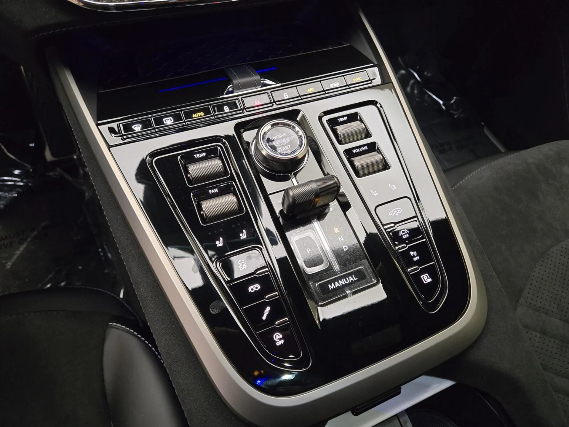 mph040_4250453293_New_2026_Aston_Martin_DBX_S_1776143678_4521b52299