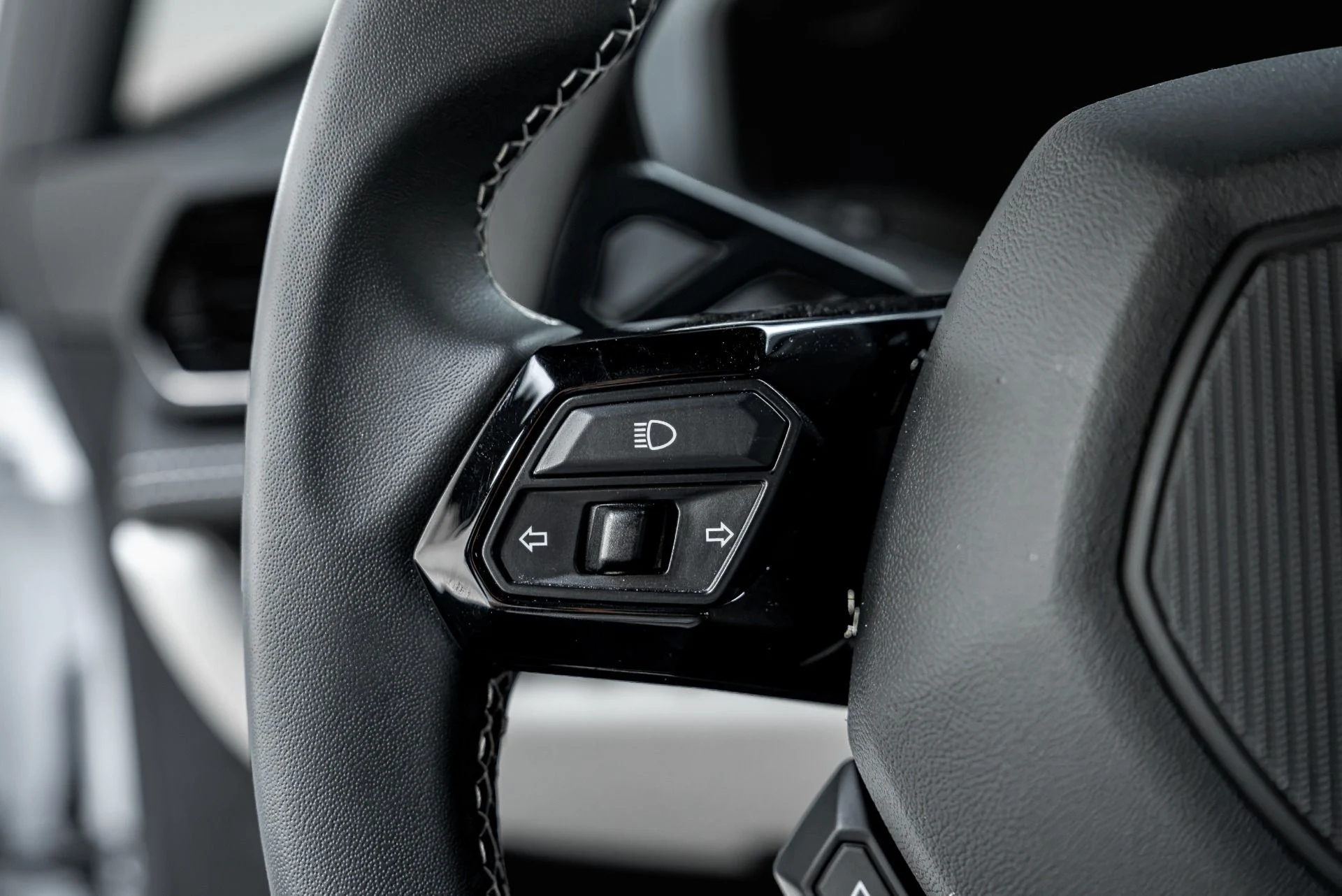 mph040_4254077300_Used_2023_Lamborghini_Huracan_Tecnica_1787597773_03c8d7f266