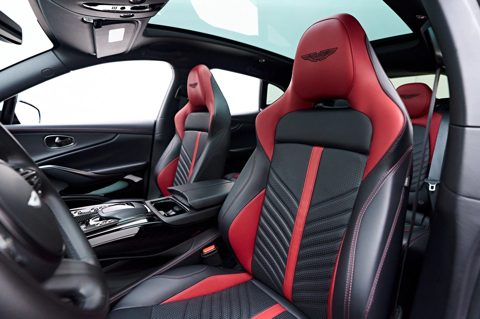 mph040_4265178333_Used_2023_Aston_Martin_DBX_707_1731378416_2d6556e083