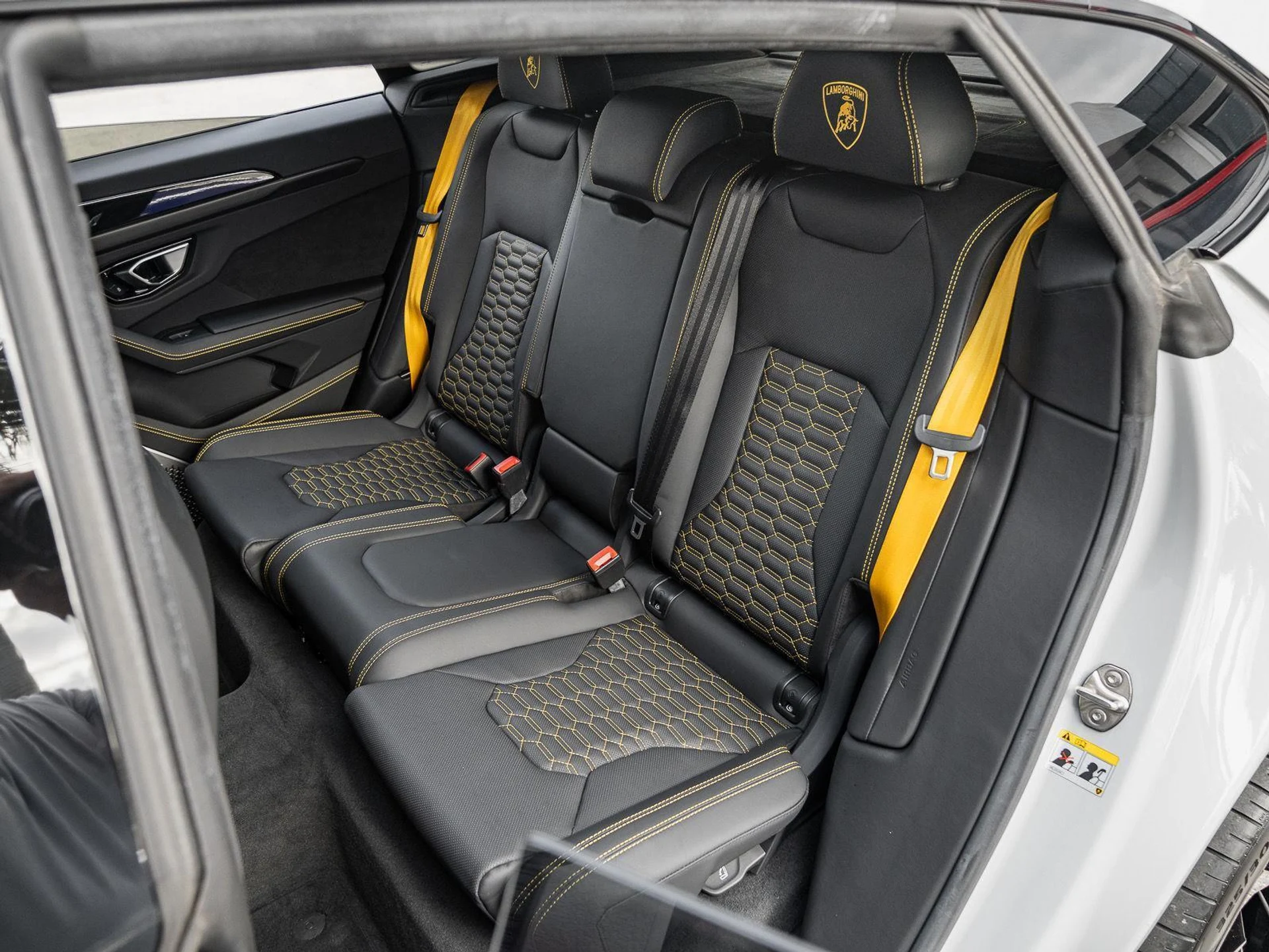 mph040_4274928882_Used_2022_Lamborghini_Urus_AWD_1777086186_936721d004