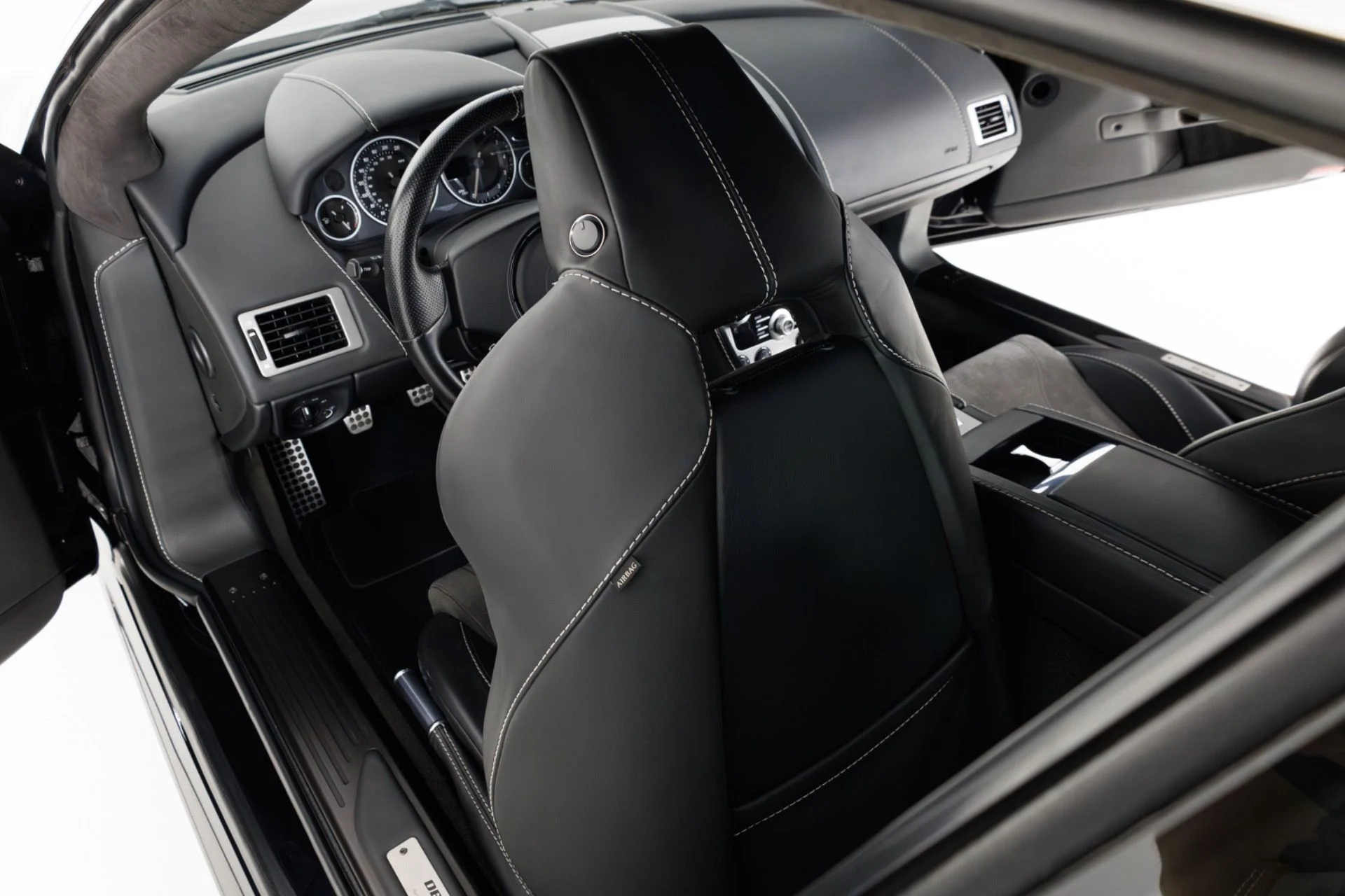 mph040_4275965283_Used_2009_Aston_Martin_DBS_1778627771_70d8f06e18
