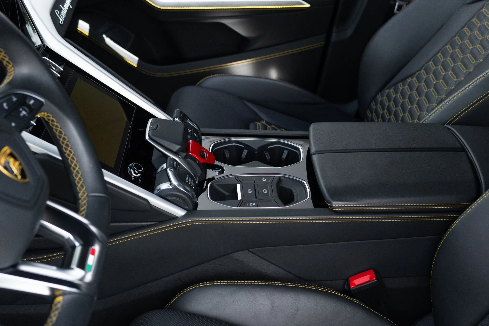 mph040_4279749003_Used_2022_Lamborghini_Urus_1776127481_c41f10c7e2