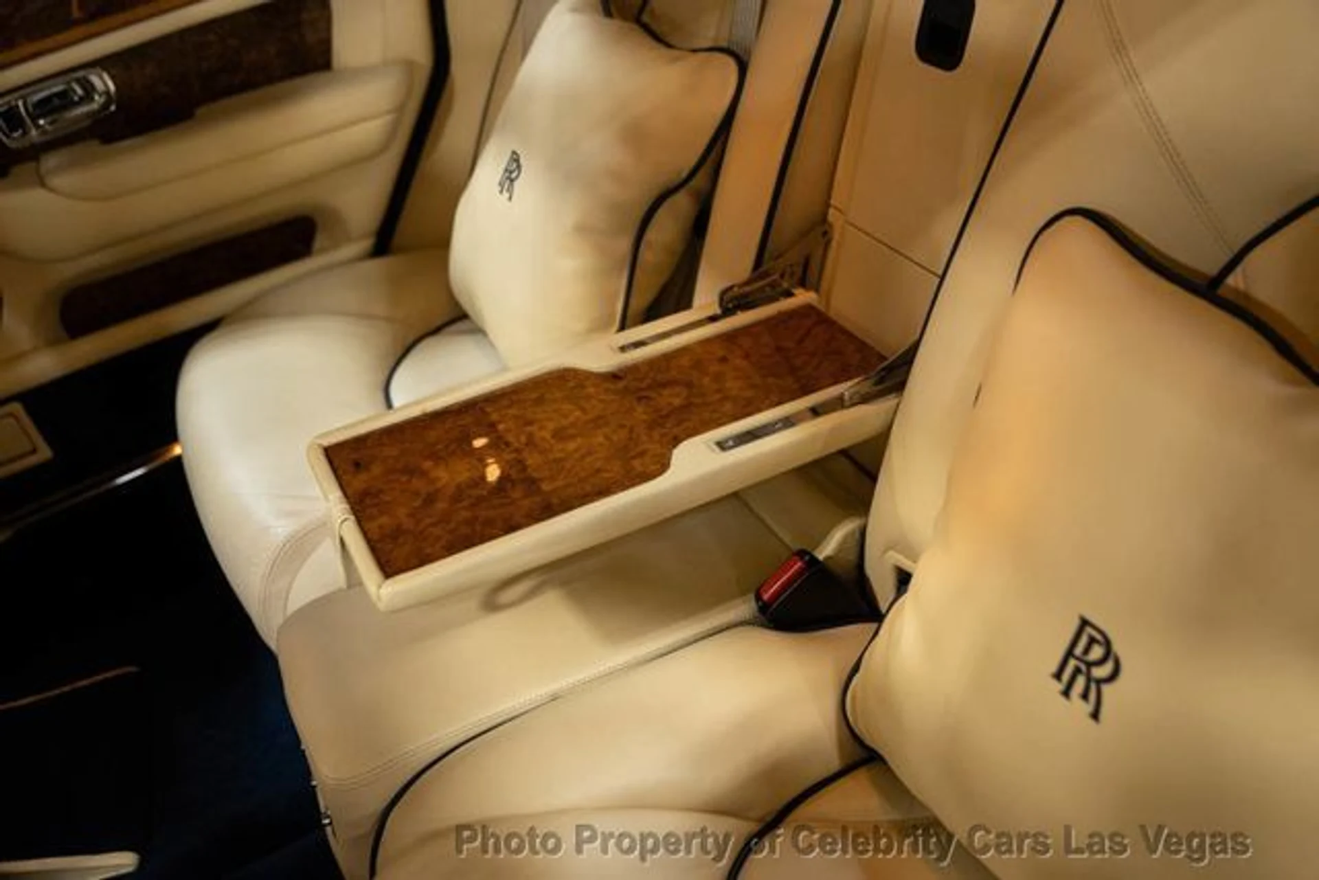 mph040_4283564119_used_2002_rolls_royce_silver_seraph_lastofline1of120forus170totalworldwide_9707_23079302_45_640_72be83cfa6
