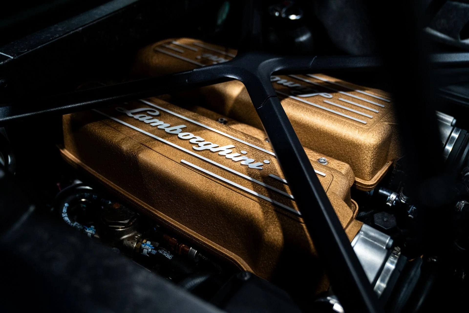 mph040_4285392720_Used_2018_Lamborghini_Huracan_LP_640_4_Performante_Ad_Personam_Paint_and_Interior_Massive_Sticker_1769147980_e941221dba