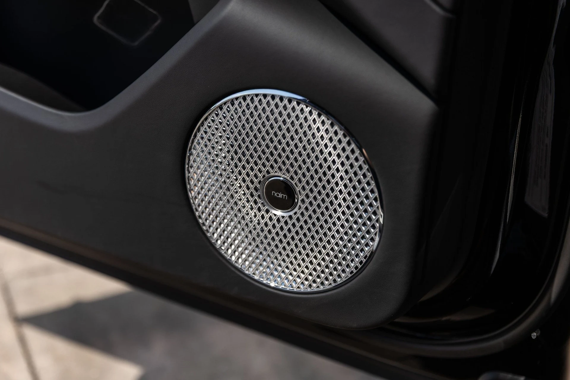 mph040_43961328_Hi_Tech_Luxury_Imports_LLC_SCBBP_6_ZG_8_SC_022680_image_40_7f67f36893
