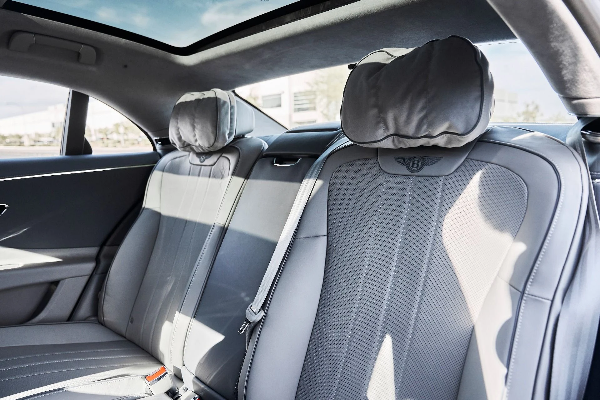 mph040_443661655_Used_2026_Bentley_Flying_Spur_V8_1775613306_f5bffa6cee