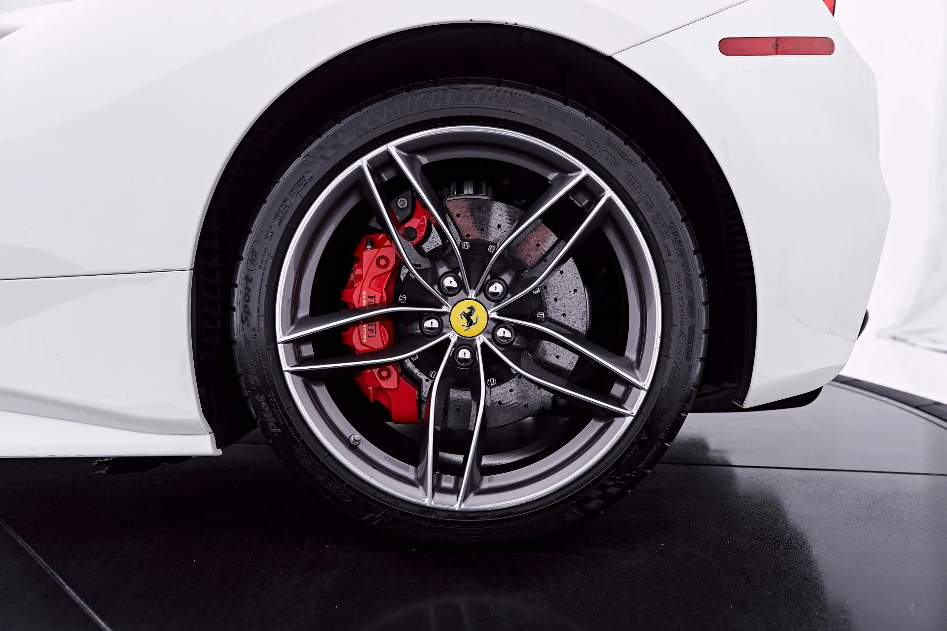 mph040_456727927_Used_2019_Ferrari_488_Spider_Base_1782196553_1cefa3cb5b