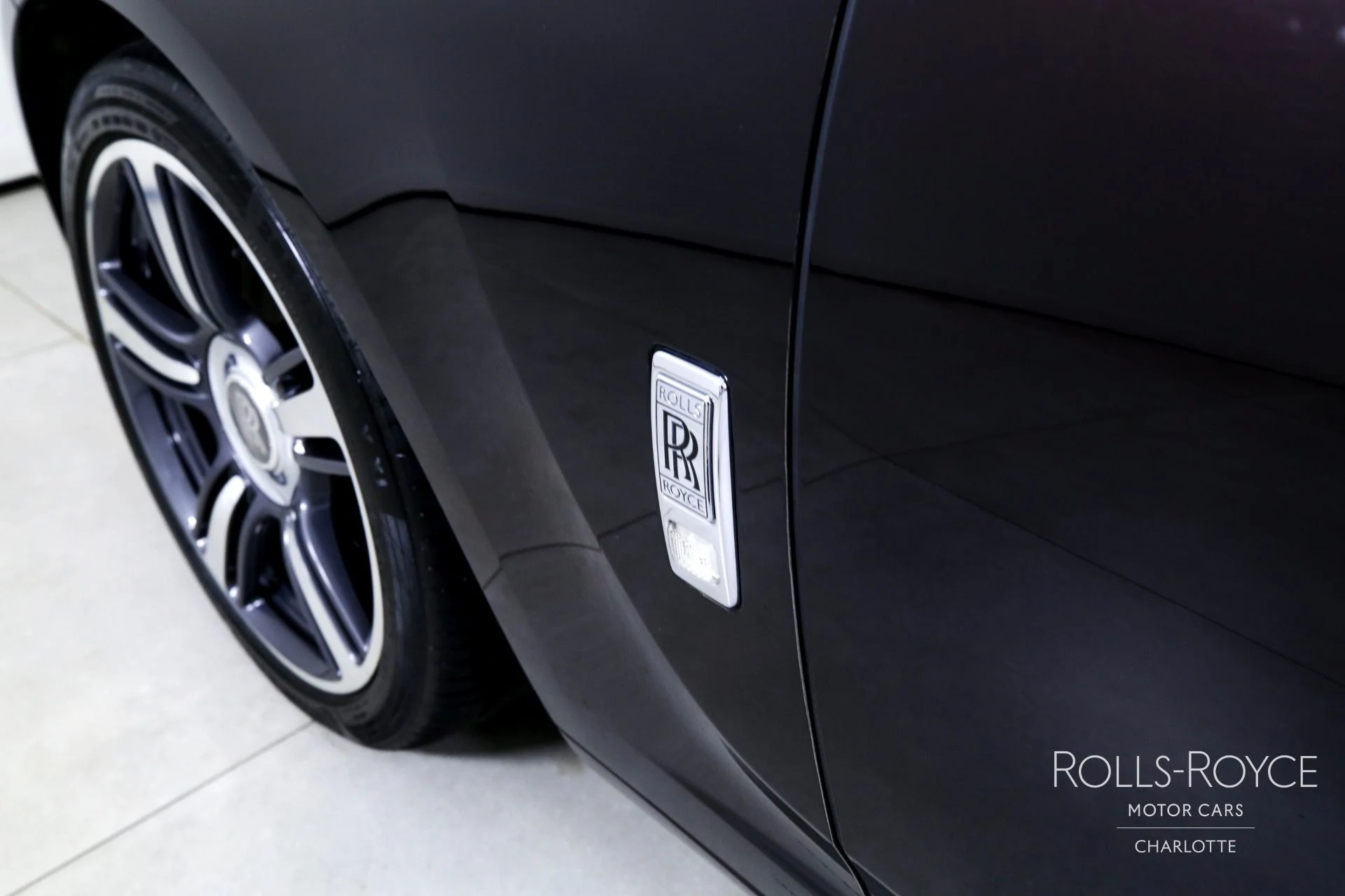 mph040_460730812_Used_2014_Rolls_Royce_Ghost_1747161700_741651d60a