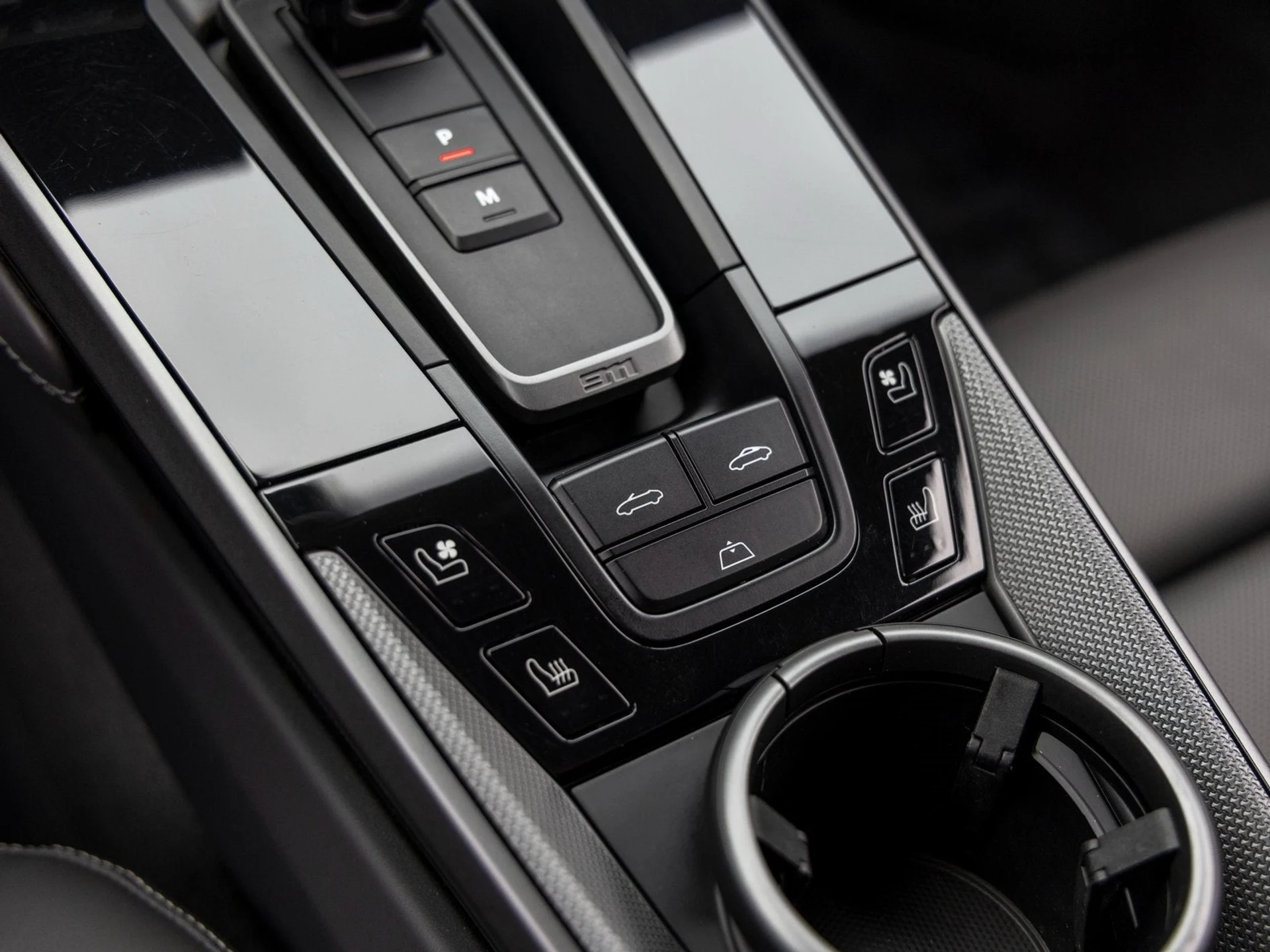 mph040_467780398_41_7c8049eead