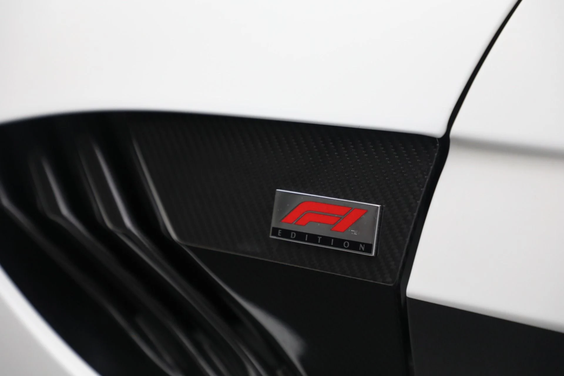 mph040_482117175_Used_2022_Aston_Martin_Vantage_F1_Edition_a6eb36df21
