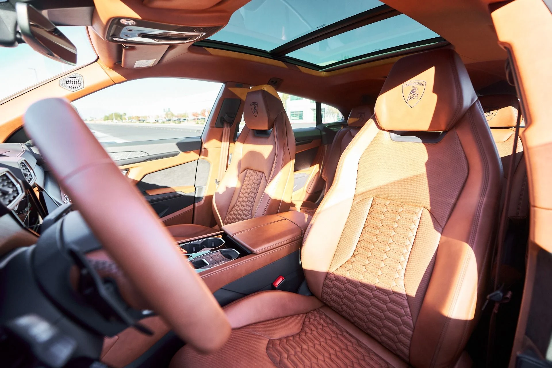 mph040_486259531_Used_2022_Lamborghini_Urus_1764710481_3b6f36204c