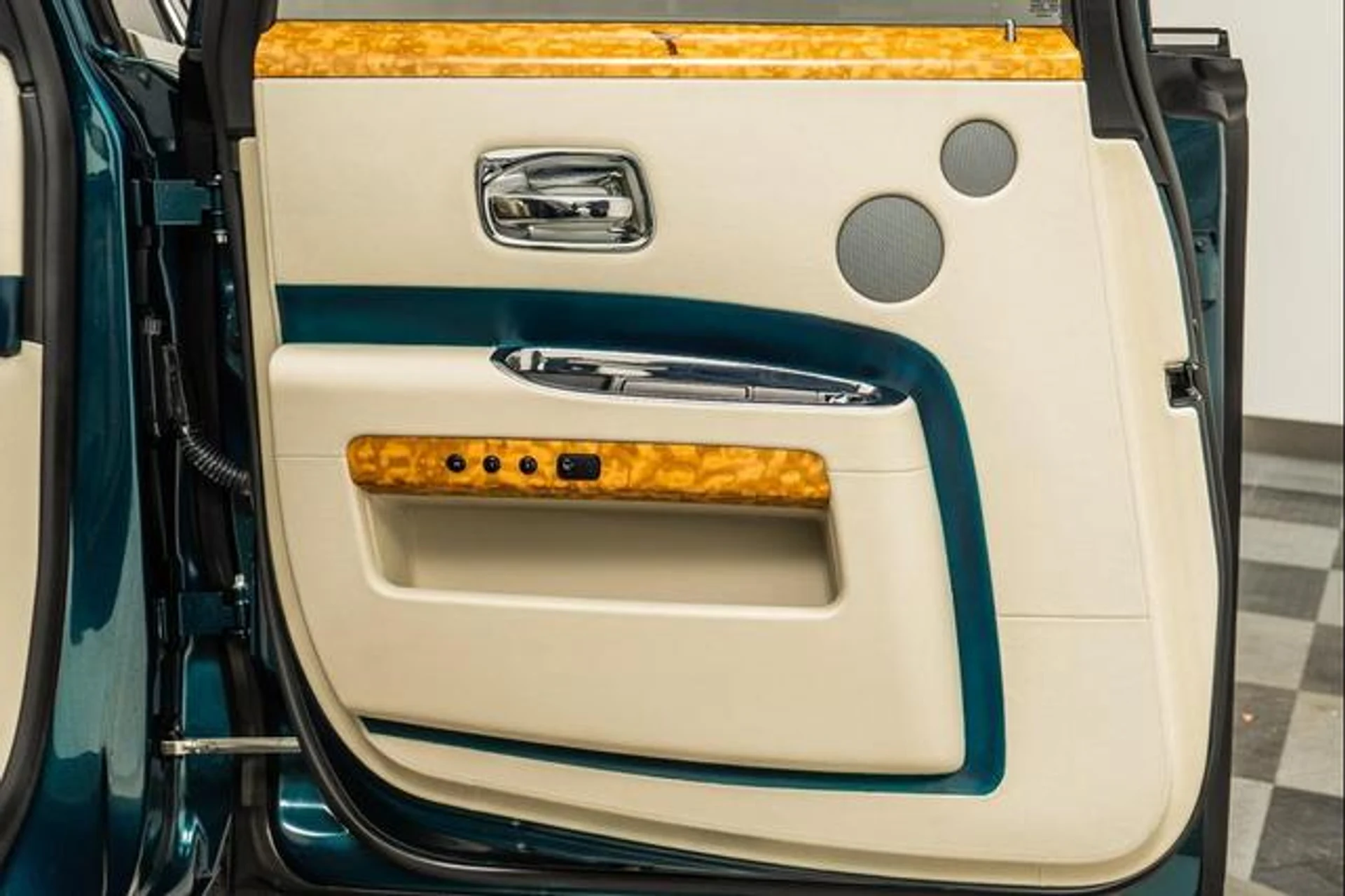 mph040_492995221_BZ_1dkf_Yiu_YJ_3t_Ny_Zi_Iv4_V_Kws_Bgw_3355698fce