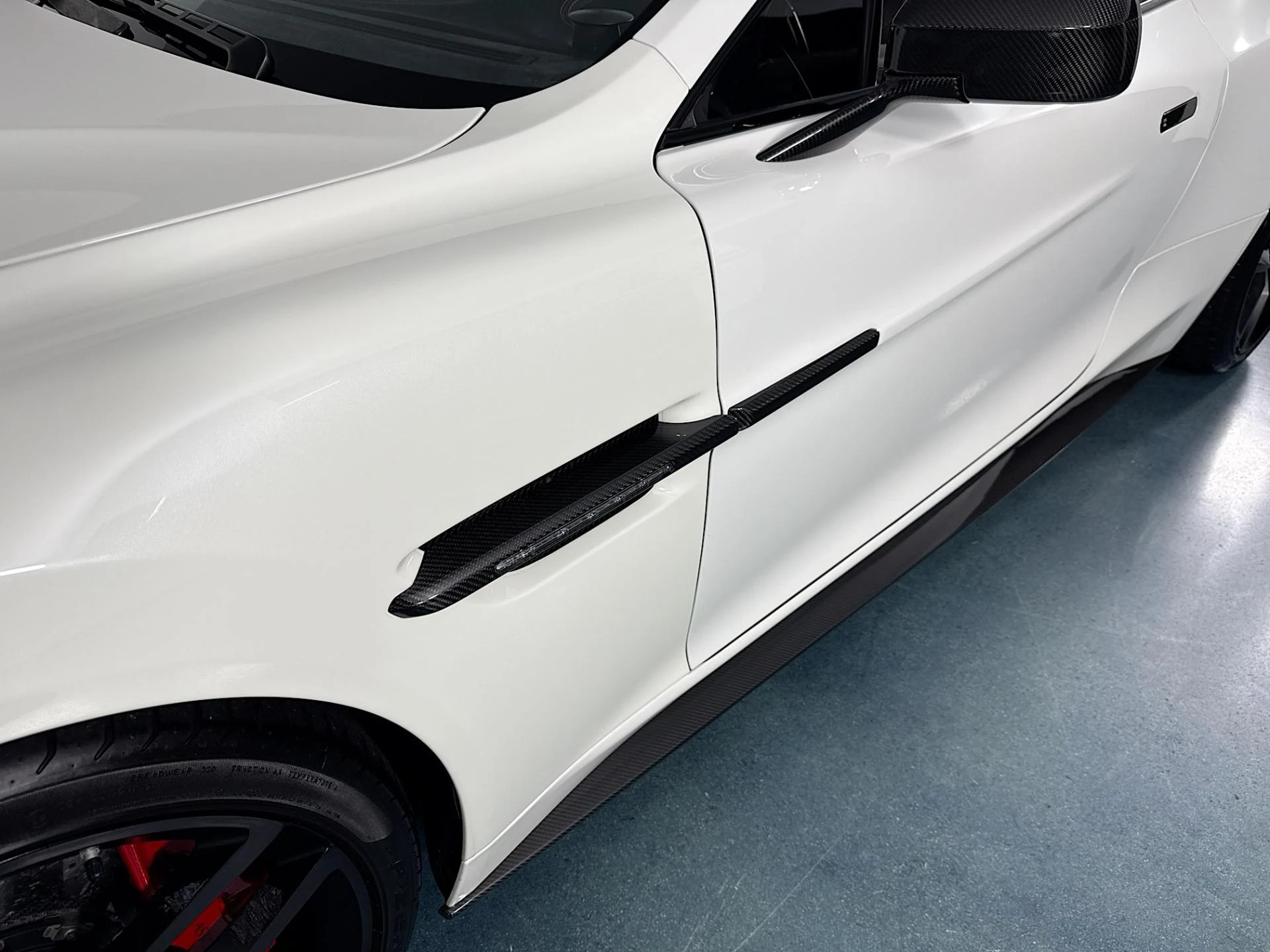 mph040_499767647_Used_2015_Aston_Martin_Vanquish_Volante_1782334112_1b4ecf905f