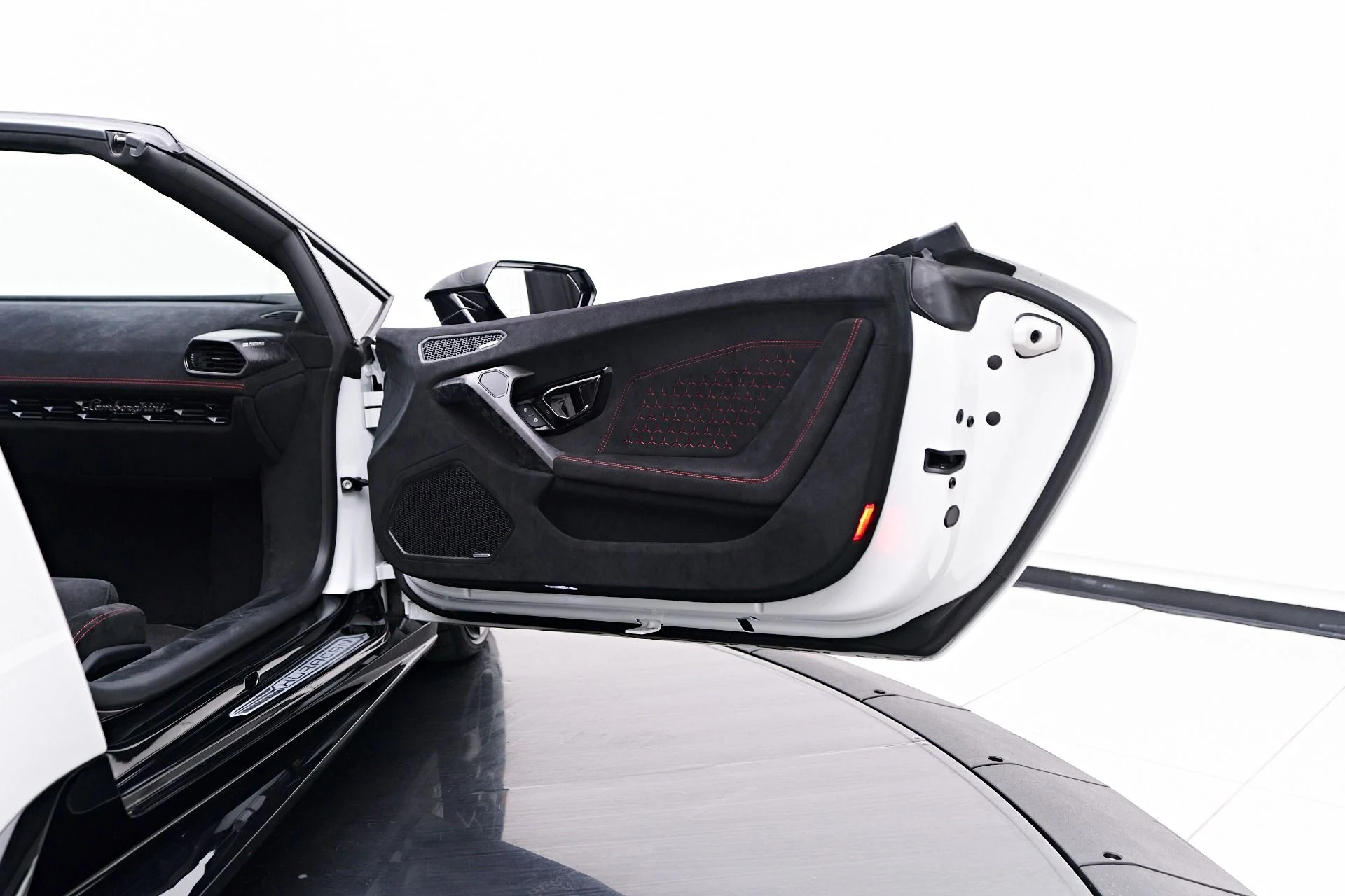 mph040_524890484_Used_2018_Lamborghini_Huracan_Performante_1754074926_7f7be270a7