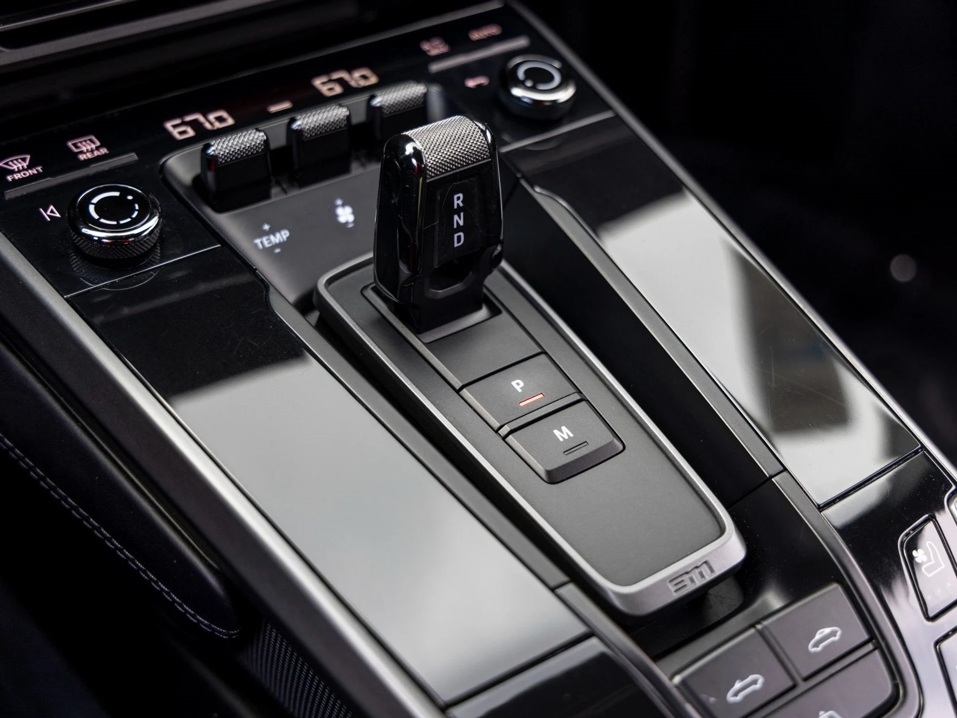 mph040_526175645_41_716b5880cf